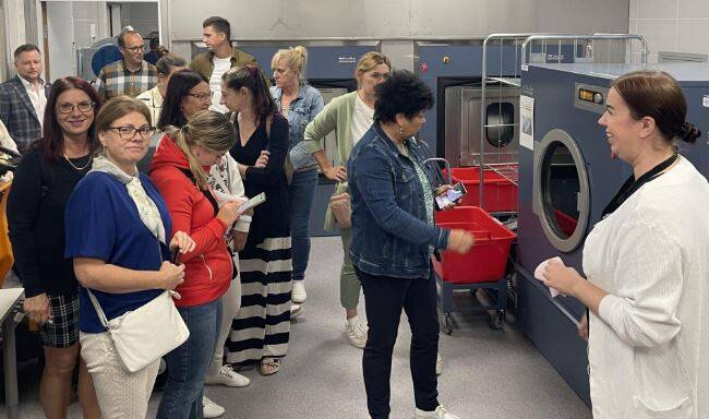 Haiglate töötajad Soome õppereisil.