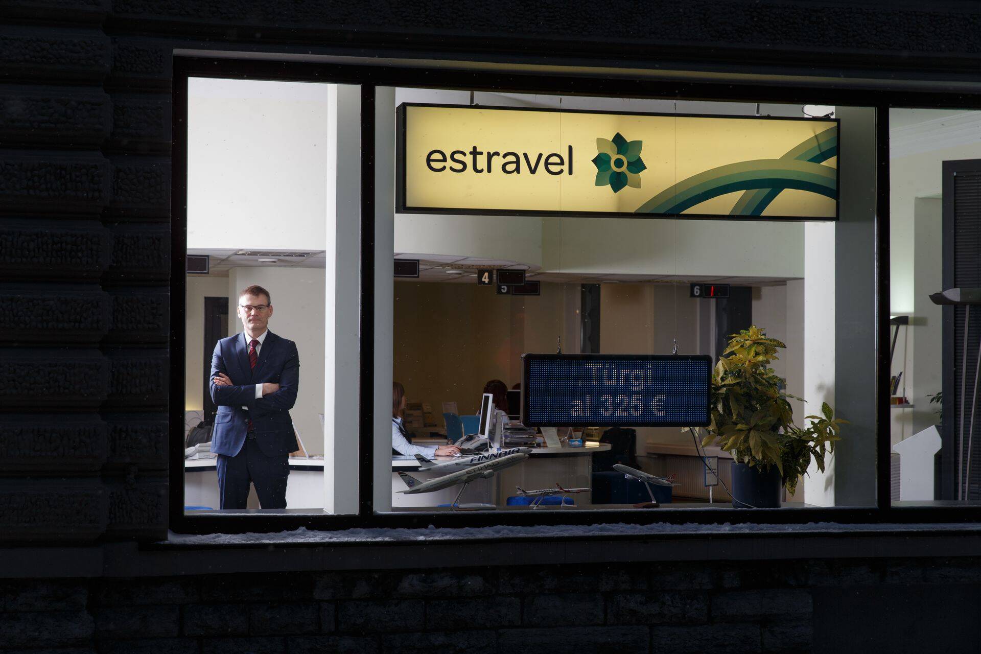 Estraveli juht ja omanik Aivo Takis sihib konkurendi ülevõtmist, konkurentsiamet otsust veel langetanud ei ole.