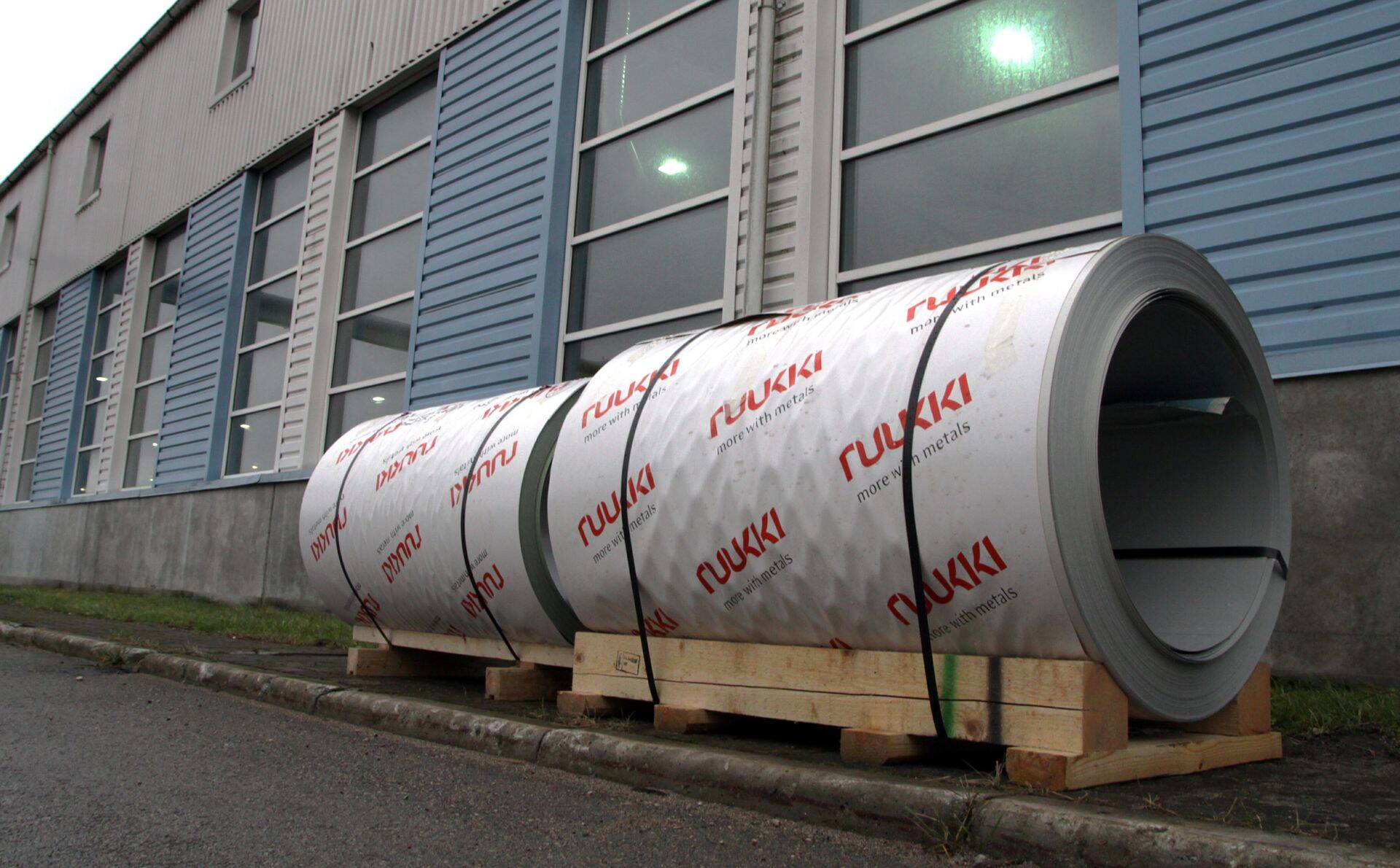 OÜ Erek tegeleb muu hulgas ka Ruukki katusetoodete edasimüümise ja paigaldamisega Raplamaal.