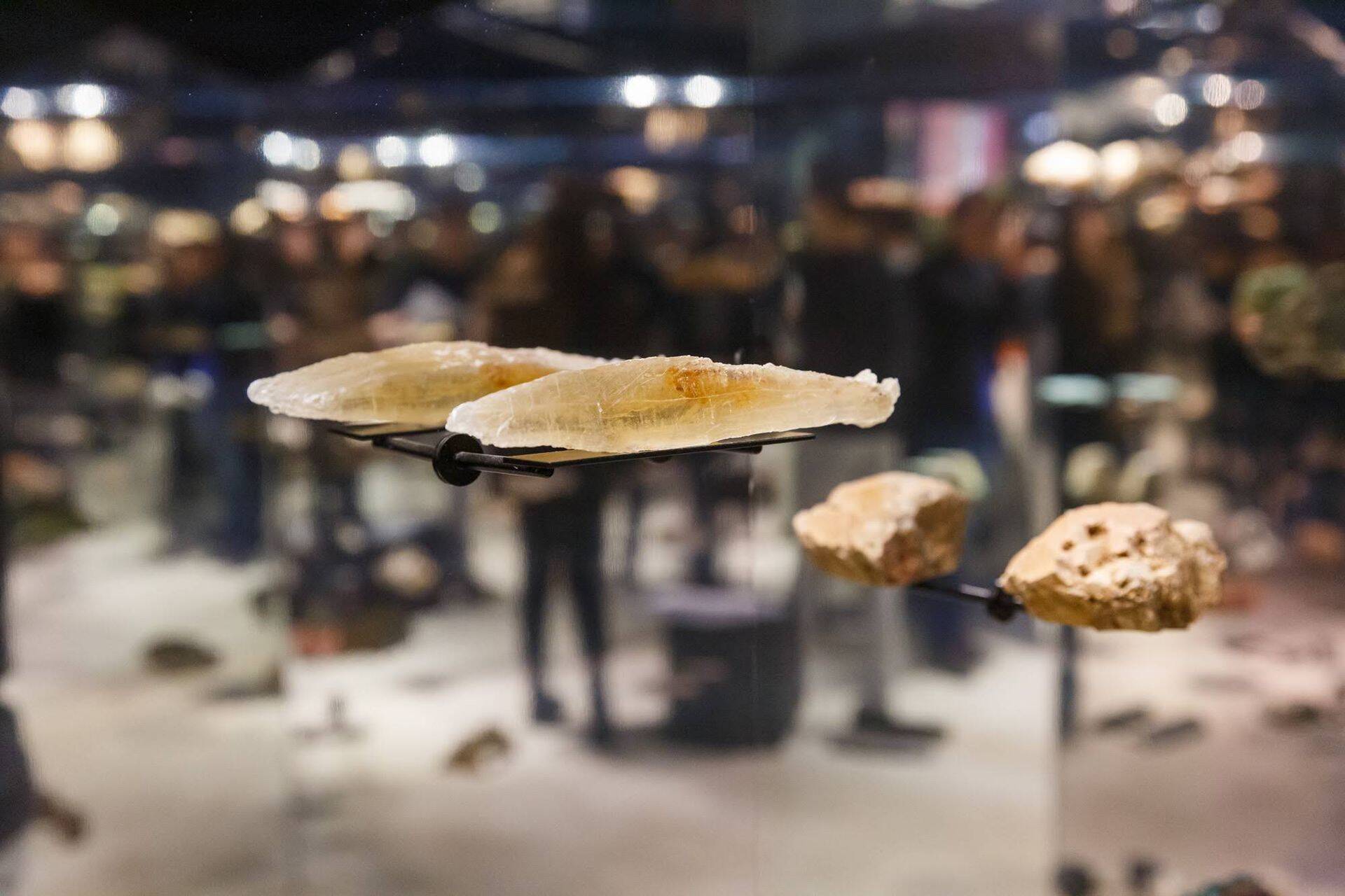 Maavarad ja mineraalid rändnäitusel “Mineraalid, superstaarid - maa alt koju!”: