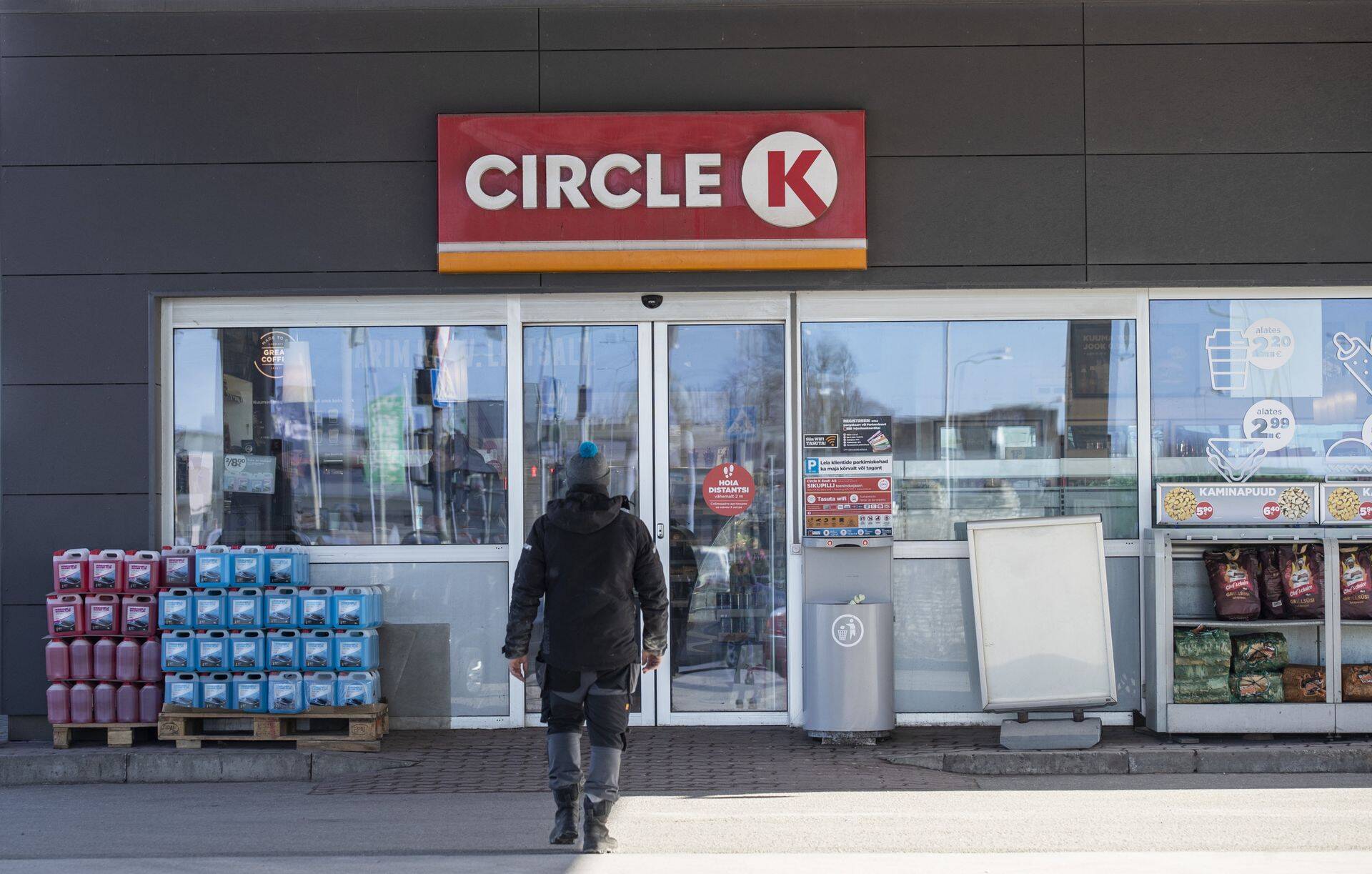 Ööpäevaringselt avatud tanklapoed sooviksid müüa valikut käsimüügiravimeid.