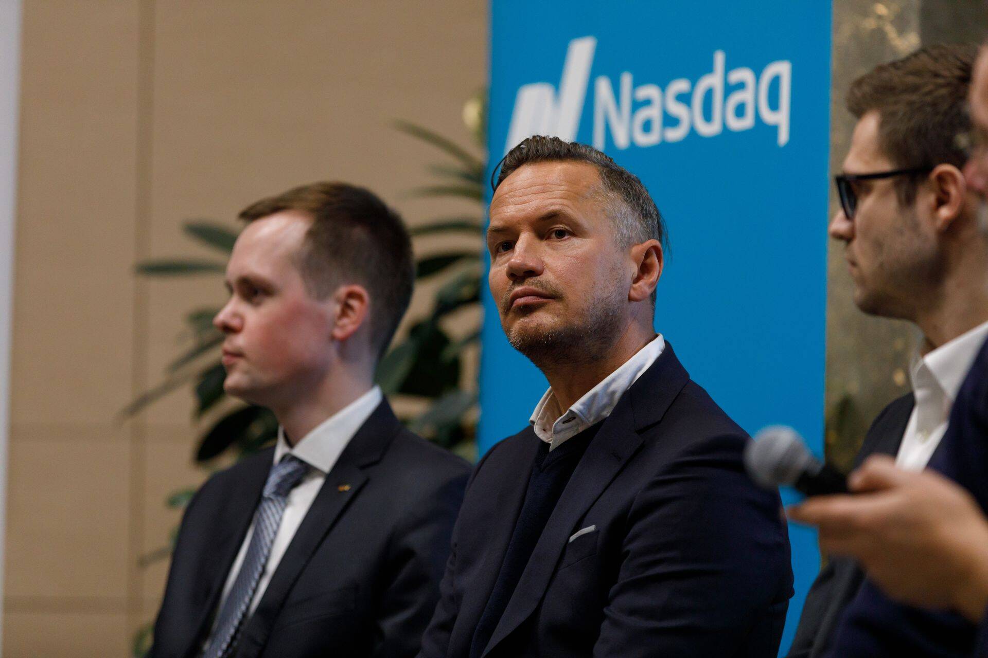 Attēla vidū investors Elmo Somelars (Elmo Somelar)