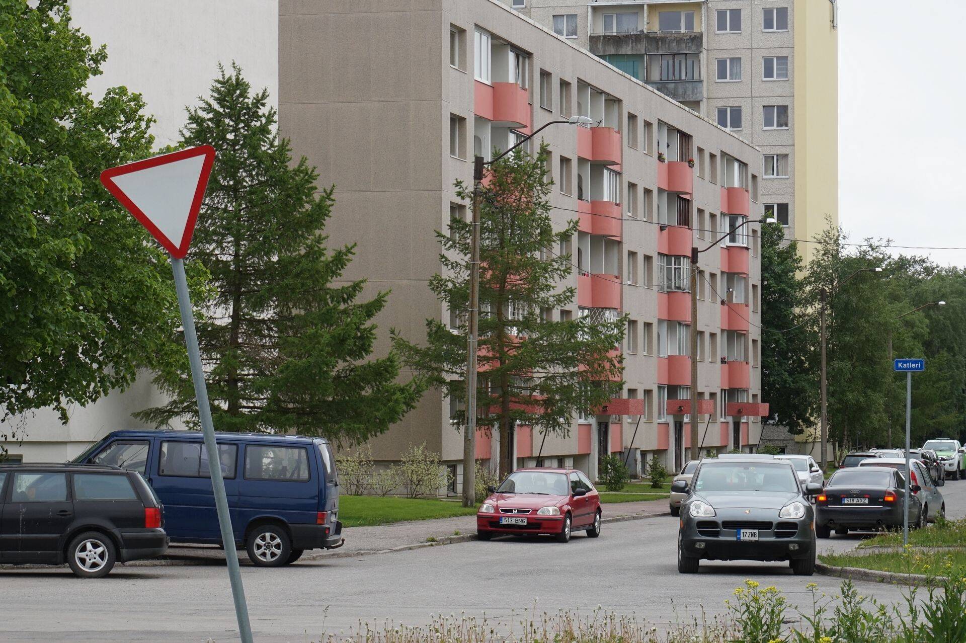 Vaade nõukogudeaegsetele kortermajadele Lasnamäel.