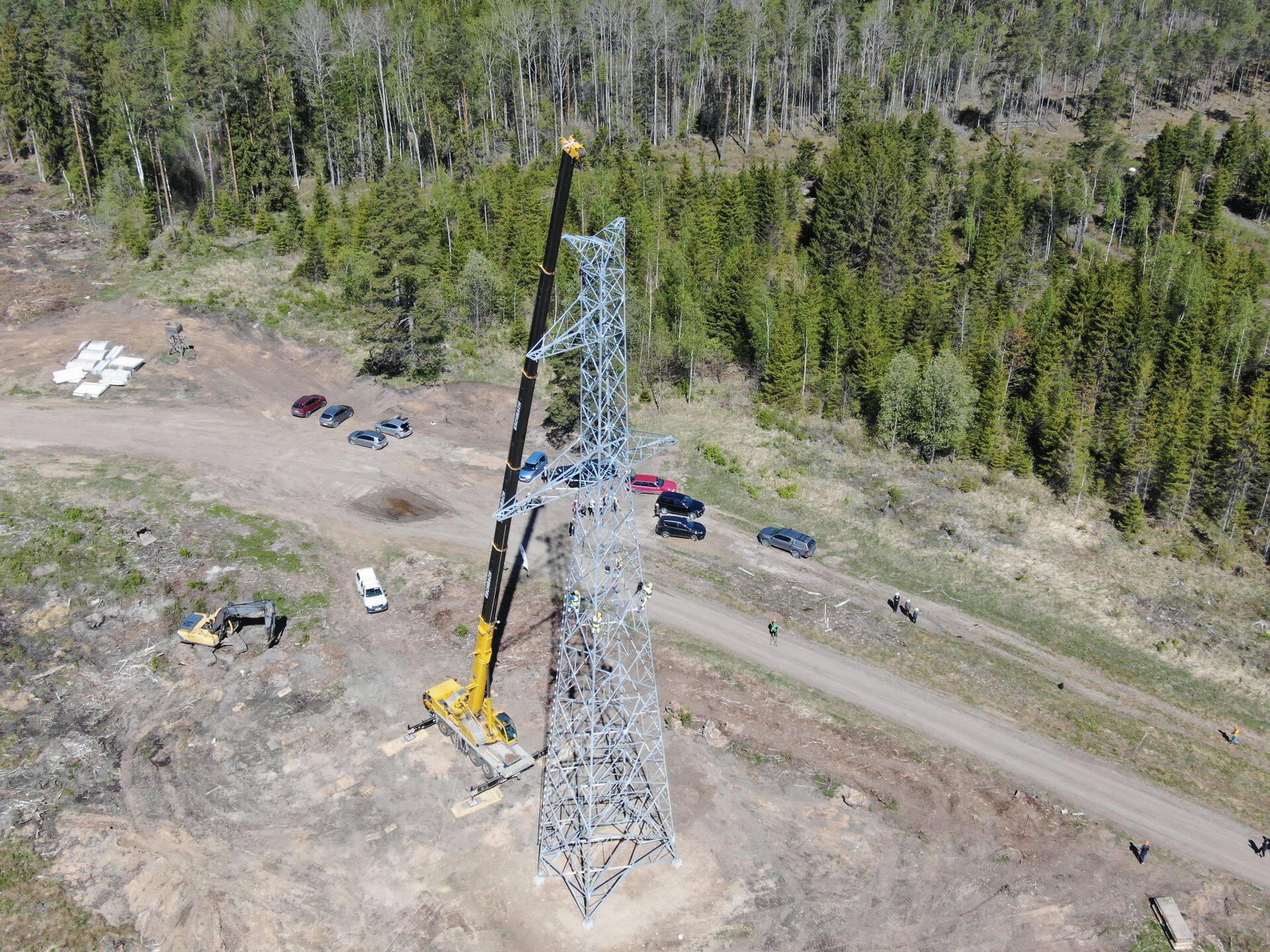 Eesti-Läti 3. 330 kV elektriühenduse masti püstitamine Lätis