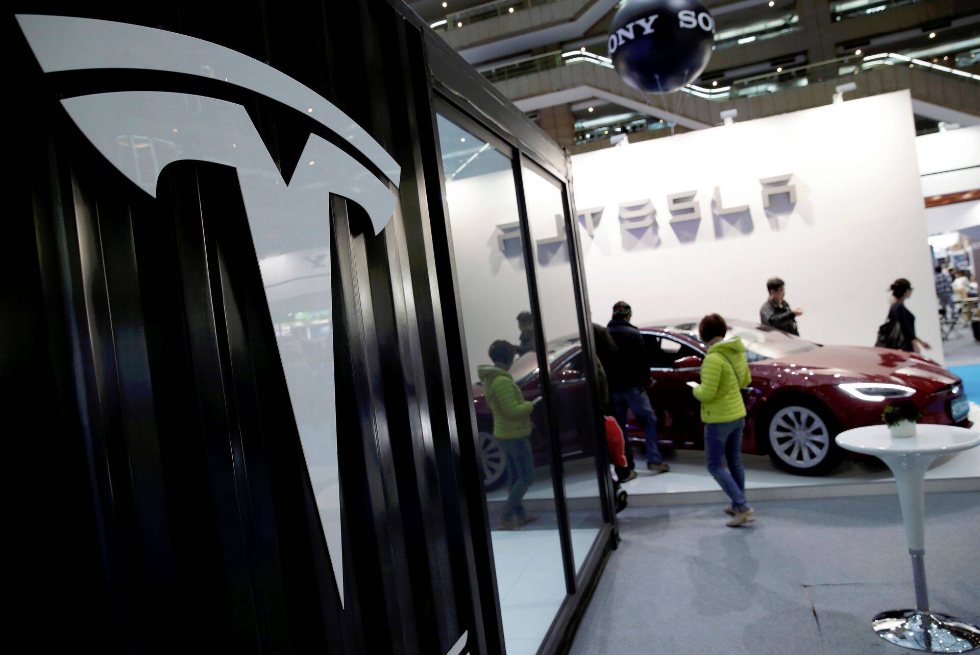 Tesla aktsia on viimasel ajal tublisti langenud.