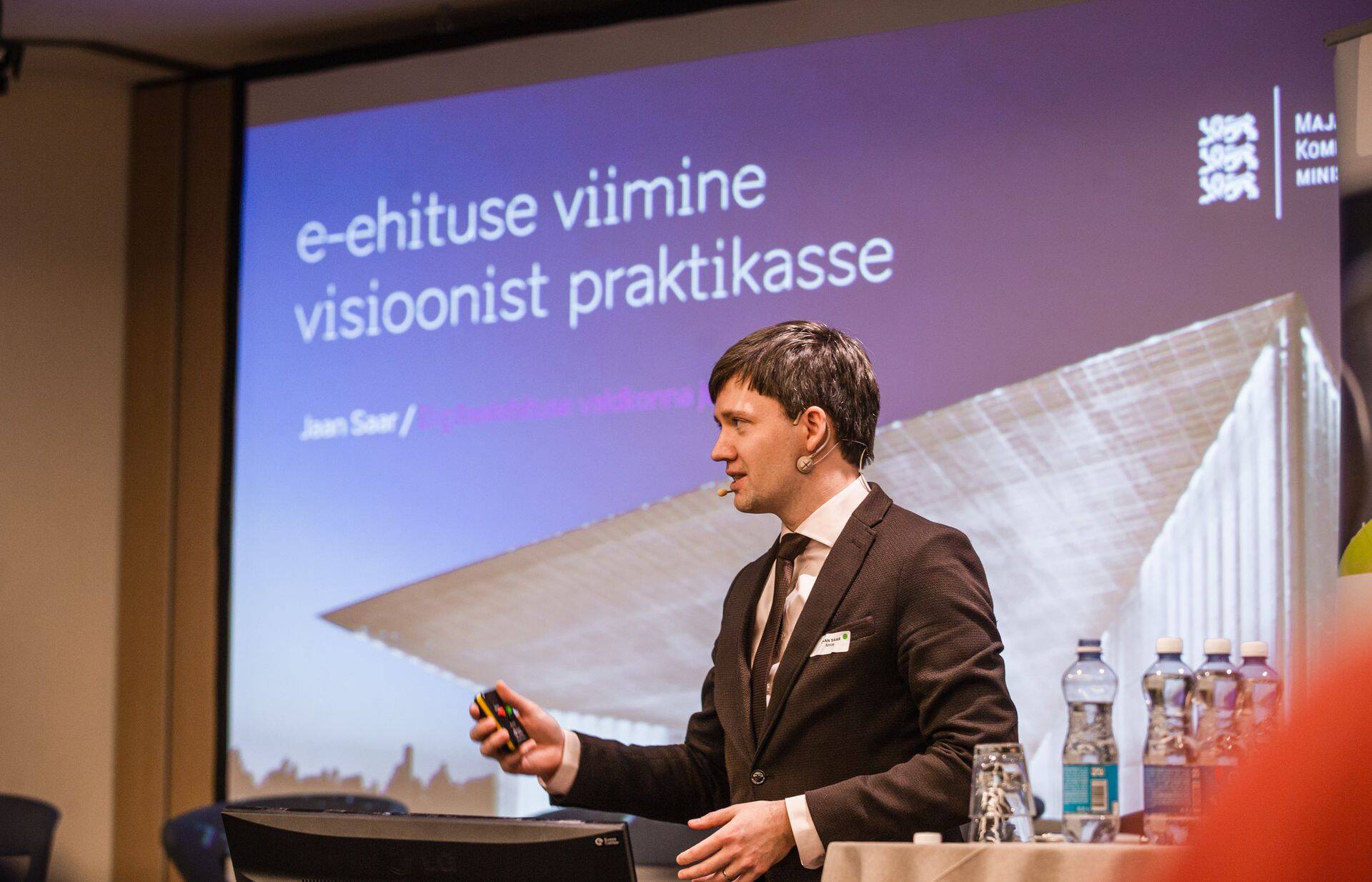 Jaan Saare (pildil) sõnul saab riik sektorit aidata digitaliseerimist arendades.