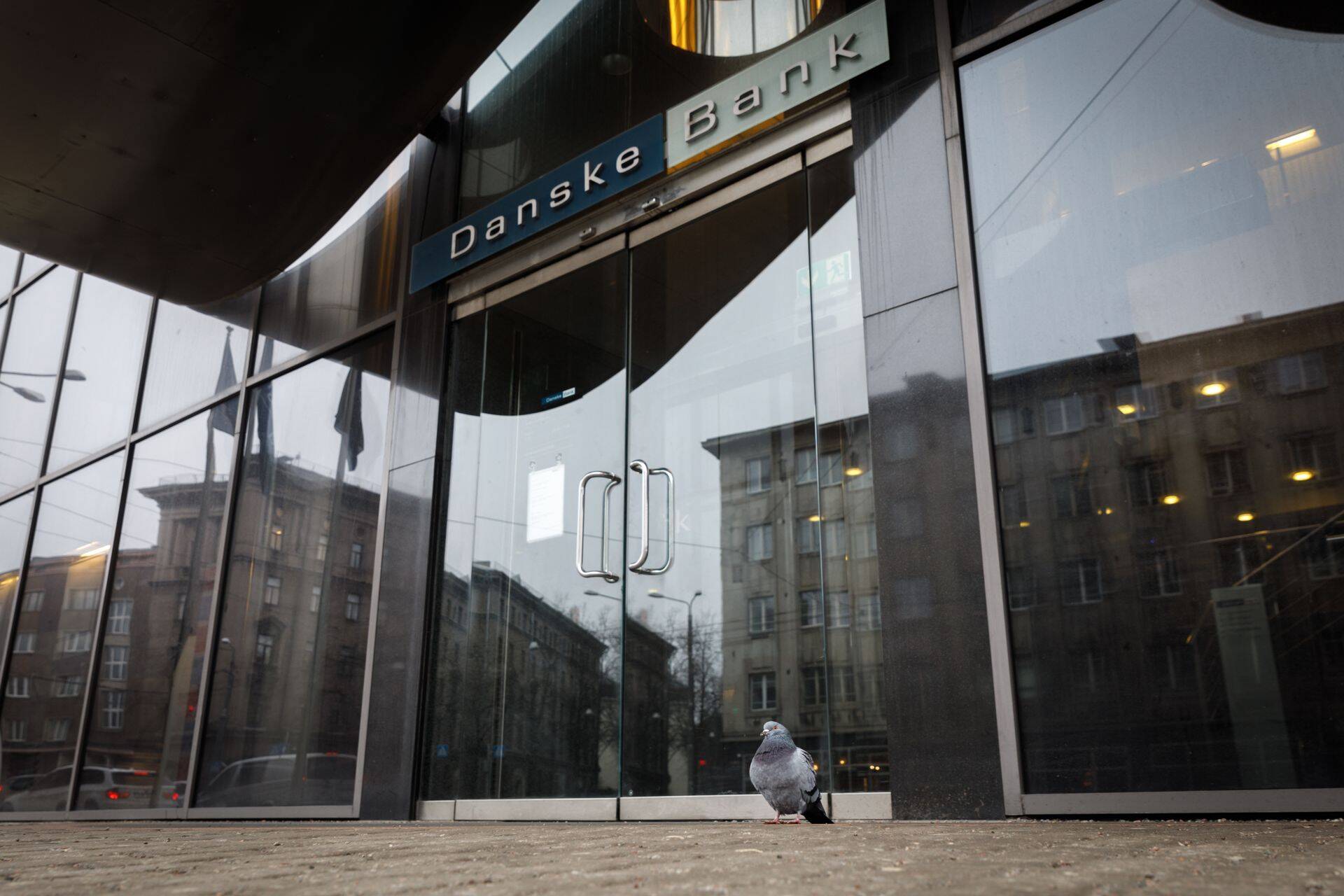 Danske peahoone Tallinnas. Finantsinspektsioon keelas Danskel pahategude pärast Eestis tegutsemise