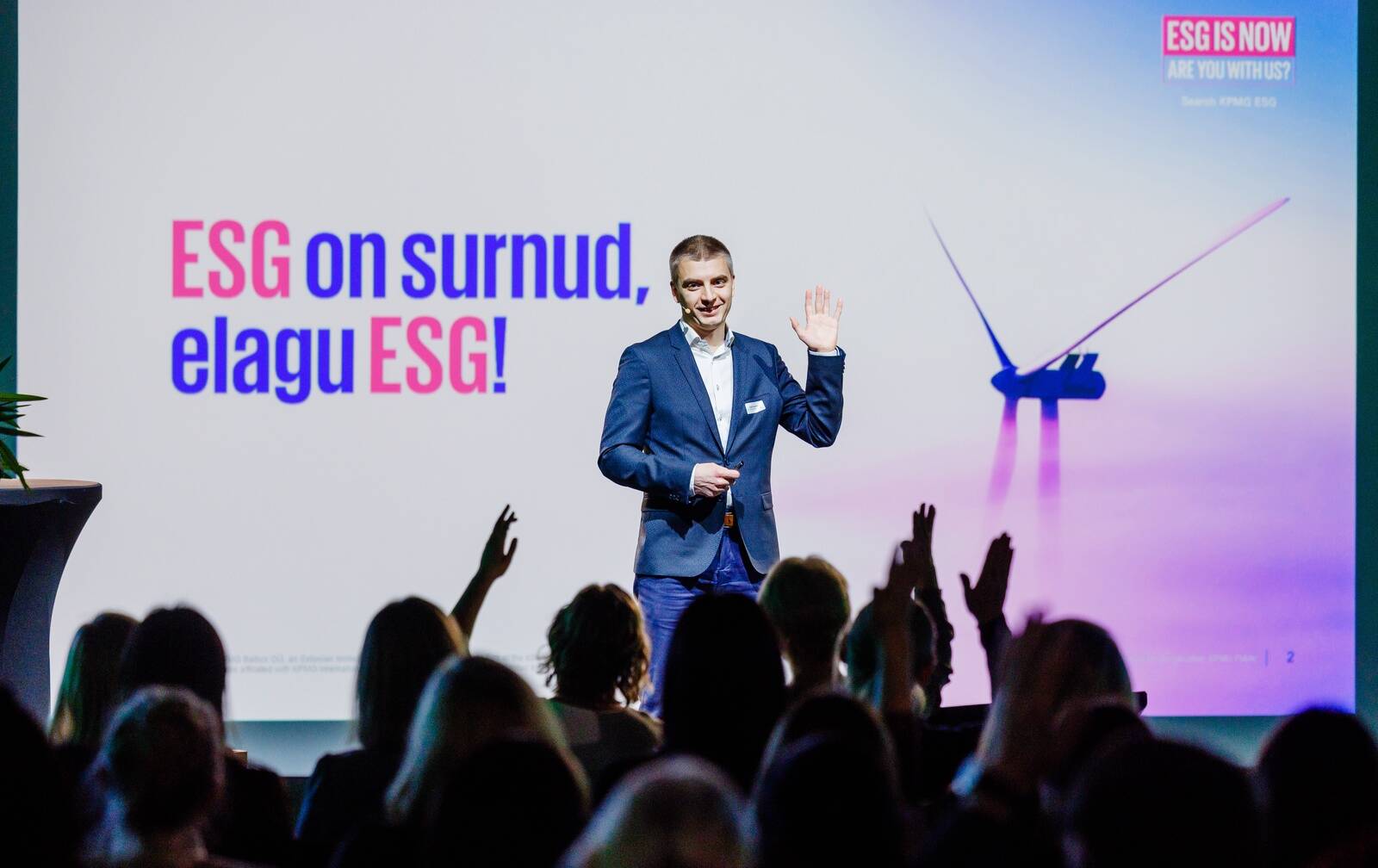 KPMG on koondanud kaks ESG konsultatsioonitiimi liiget. Kuigi auditeerimise hulk püsib neil samal tasemel, on turu maht pärast Euroopa Liidu lõdvendusi vähenenud konsultatsiooni poolel viis kuni kümme korda, ütleb KPMG finants- ja kestlikkusaruandluse teenusliini juht ja ekspert Siim Kannistu.