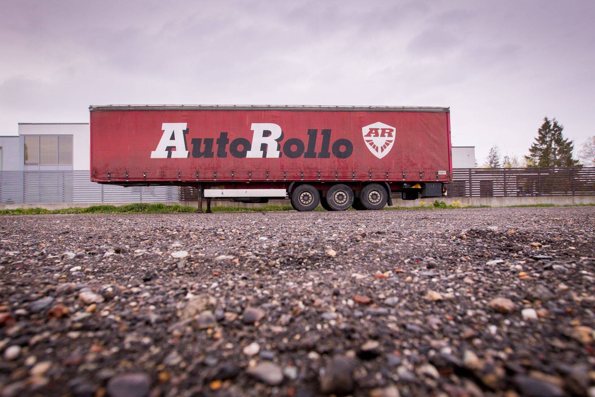 Autorollo poolhaagis.