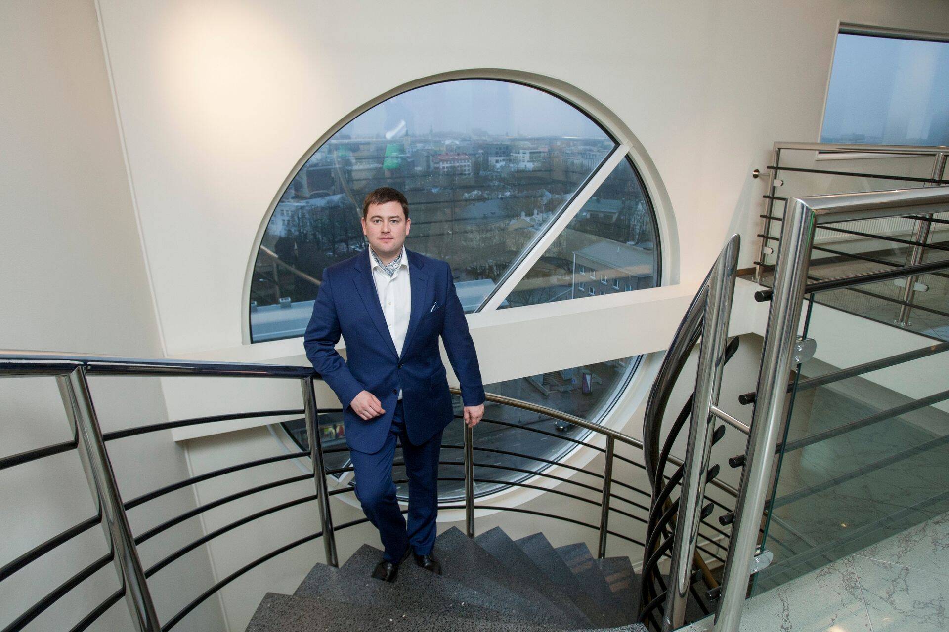 Swedbanki juhi Robert Kiti sõnul elame me täna sama hästi kui soomlased 90ndail, kui vaadata SKT-d inimese järgi reaalhindades.