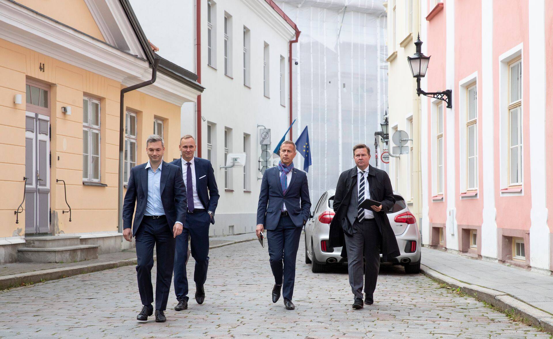 Eesti pangajuhid minemas kohtumisele valitsusega.