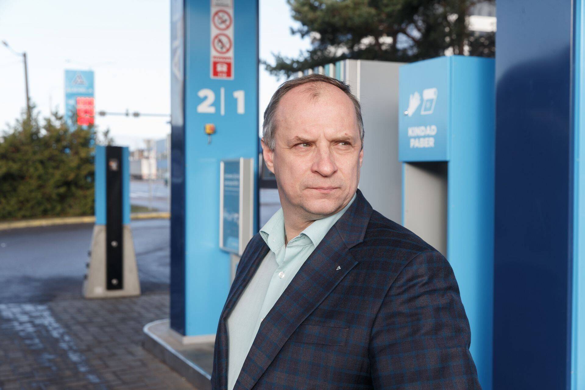 Член правления дочернего предприятия Таллиннского порта Green Marine Айн Куузик считает, что вероятность ухудшения ситуации в Украине есть, однако рано или поздно это пройдет, и рынок вновь продолжит свой рост. Поэтому в последние недели он наращивает свои позиции по балтийским акциям.