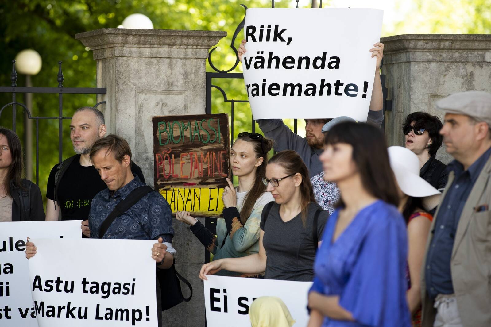 Kiretorm metsanduses kestab juba aastaid. Pildil Roheliste erakonna meeleavaldus riigikogu ees 2021. aastal.