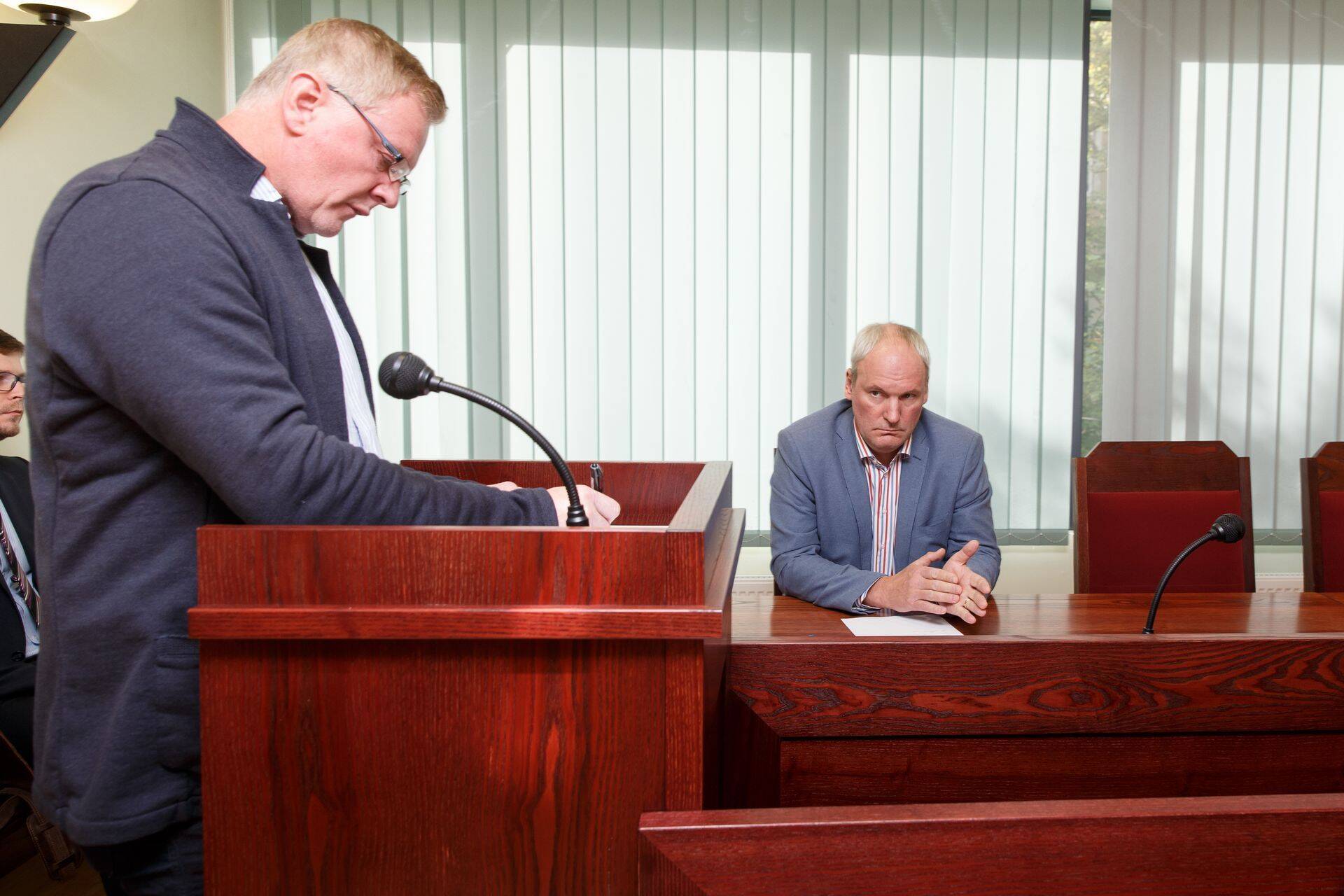 Endised äripartnerid RC Meelelahutusest ja praegused vihavaenlased Mart Luik ja Andrus Möllits kohtus pankrotiasju klaarimas.