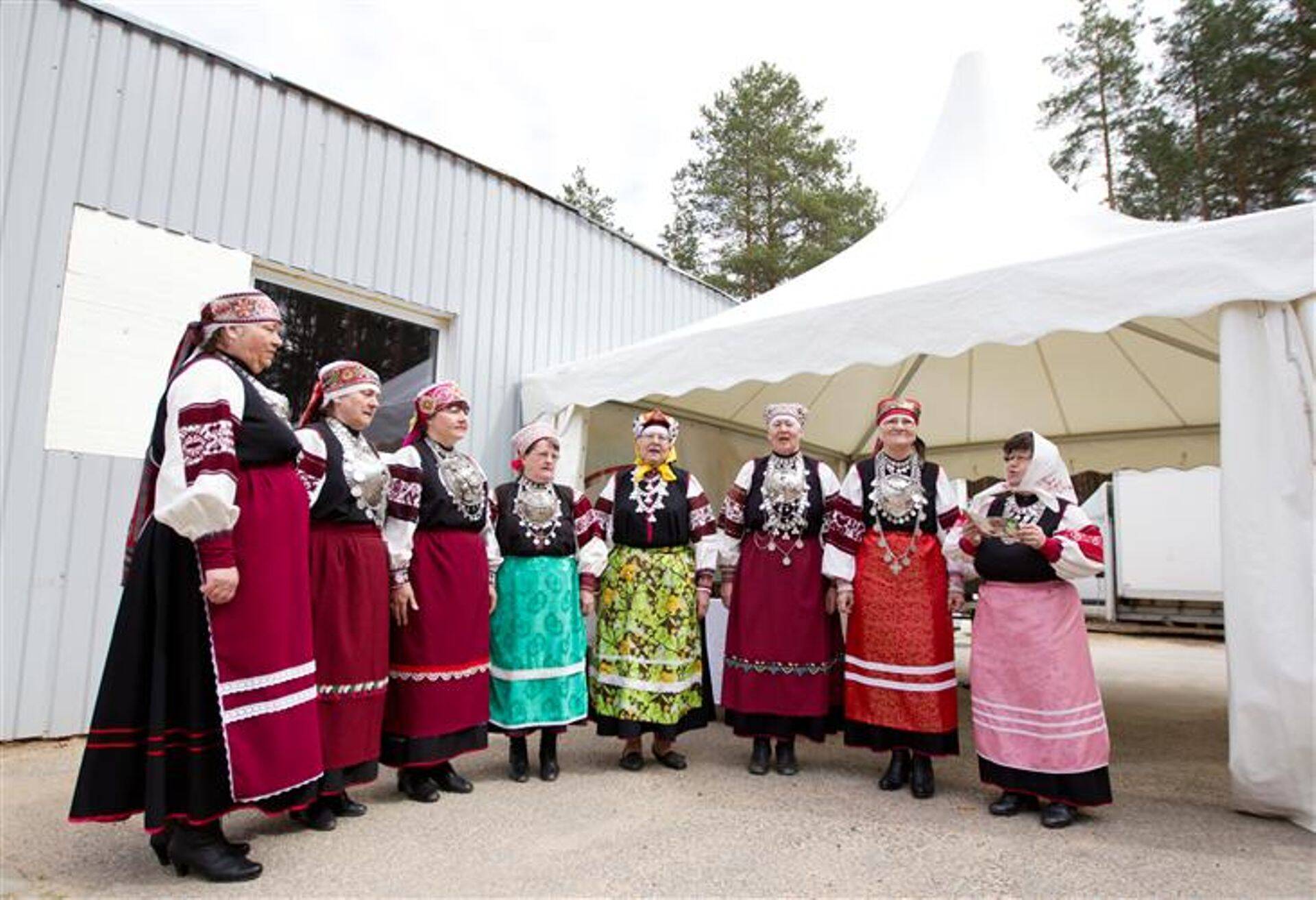 Tervituslaul seto koorilt.