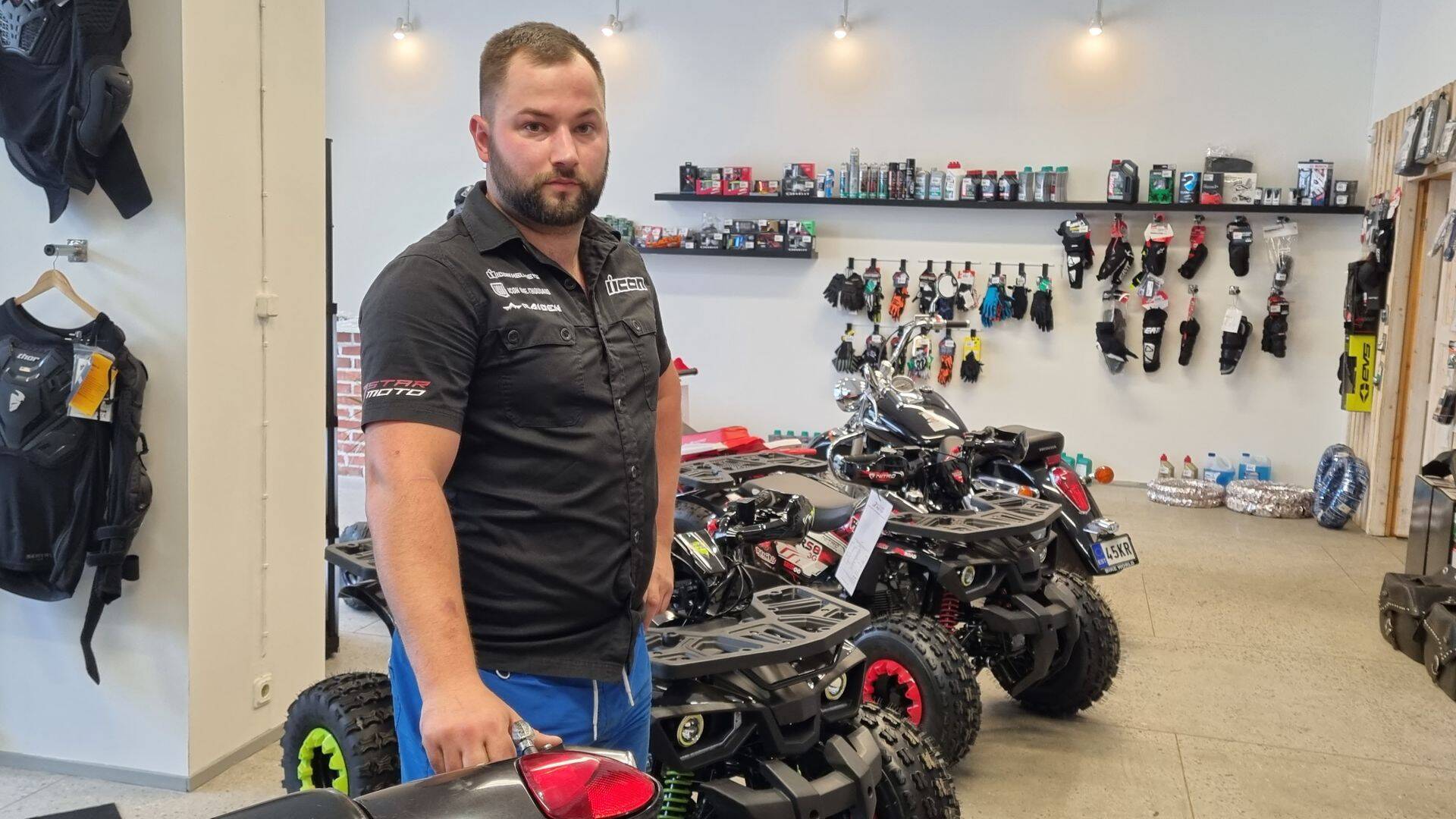 Märtsis Rakveres mototehnika kaupluse rajanud Robin Lemberg ütles, et esimese tegevusaasta peab ta üksi hakkama saama ja siis võibolla on võimalik ka juba töötajaid palgata.