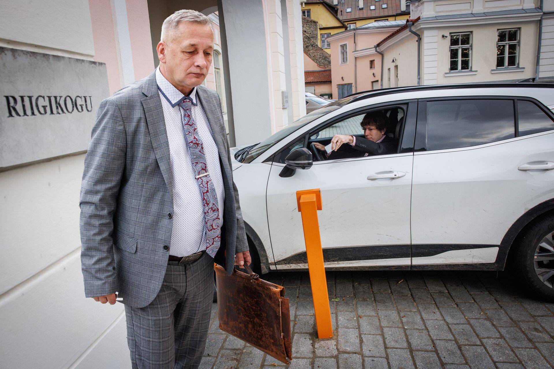 Kütusekaardi sihka-sahka: riigikogulase paagis põlevad bensiin ja diisel läbisegi