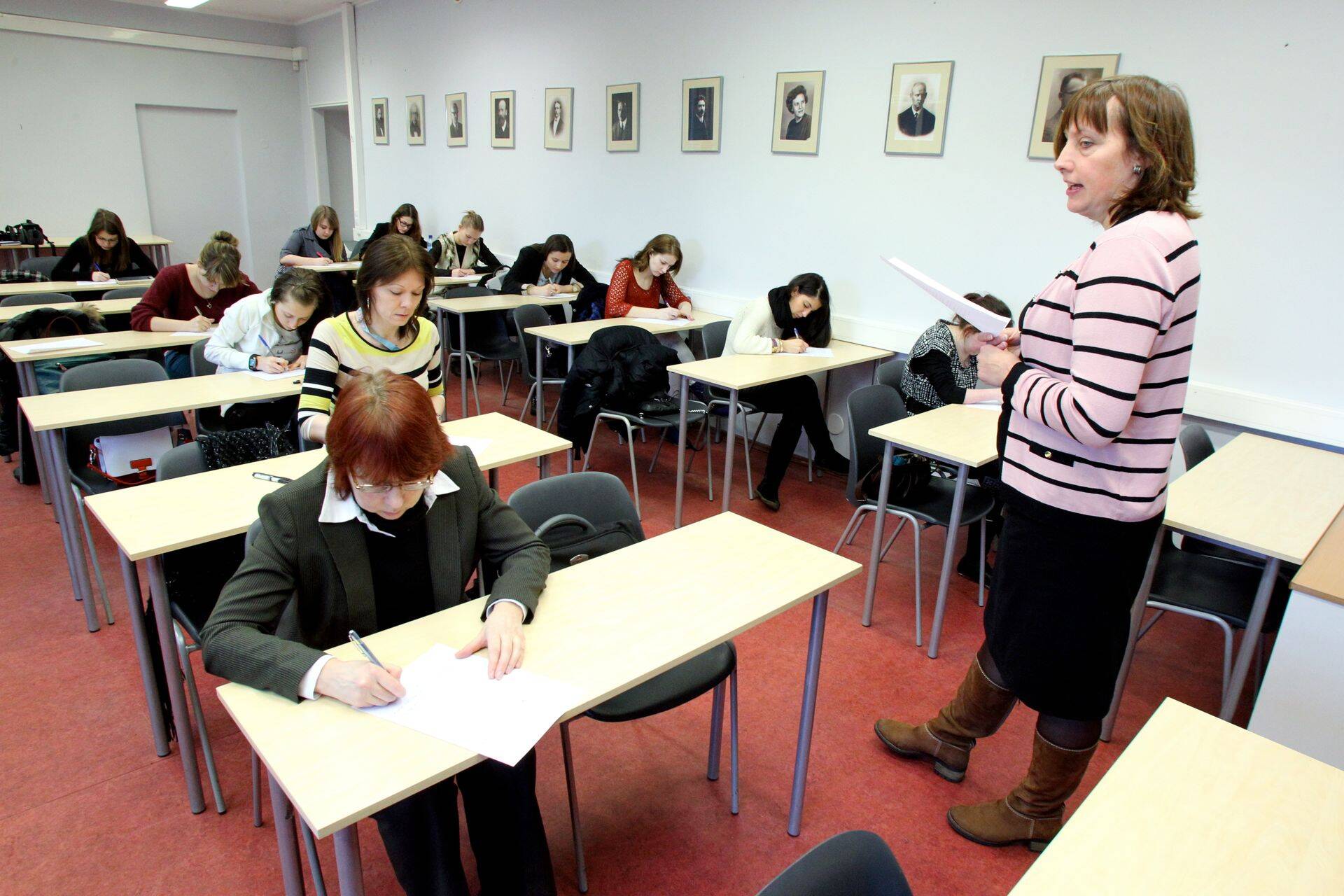 Emakeelepäeva tähistamine, mida korraldab TLÜ eesti keele ja kultuuri instituut. Etteütluse teksti loeb professor Reili Argus.