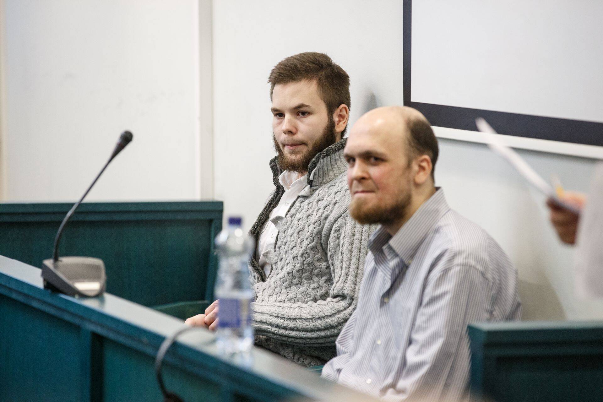 Terrorismi toetamises ja rahastamises süüdi mõistetud Ramil Khalilov (vasakul) ja Roman Manko novembris Harju maakohtus.