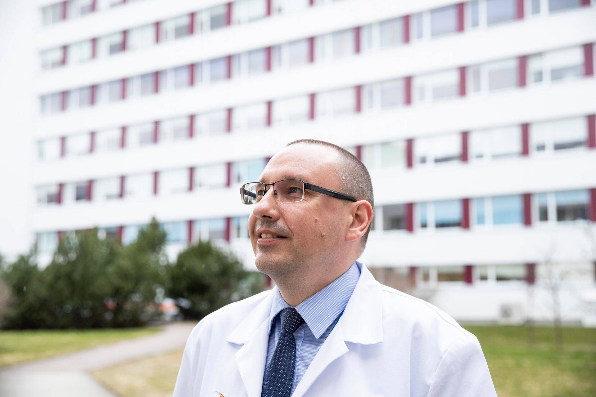 Arkadi Popovi sõnul areneb haigla kiiresti ja selle motoks on aina enam panustada töökeskkonda.