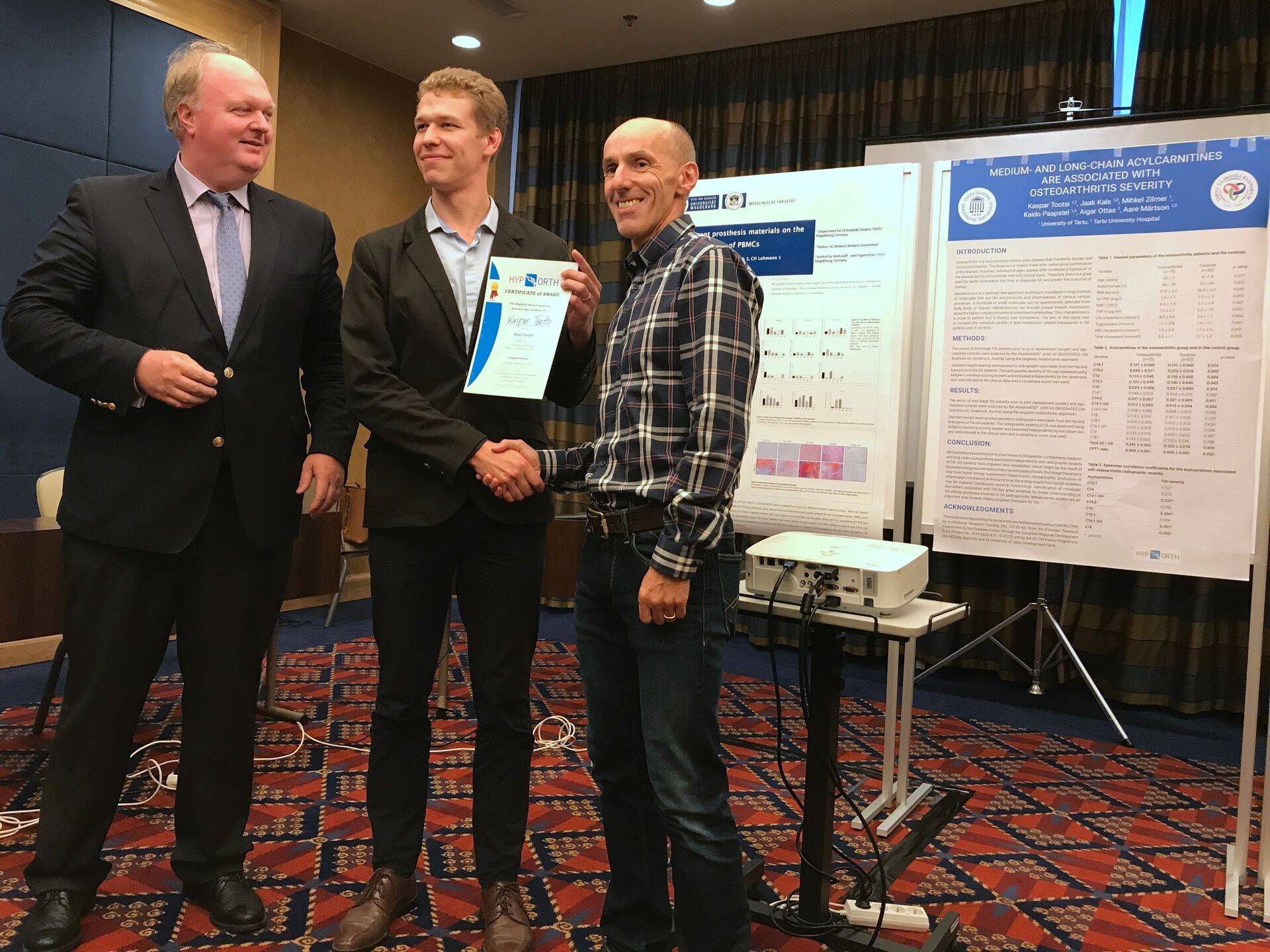 Fotol HypOrth projekti koordinaator prof Christoph Hubertus Lohmann, Kaspar Tootsi ja Daniel Delfosse Mathys Ltd-st.