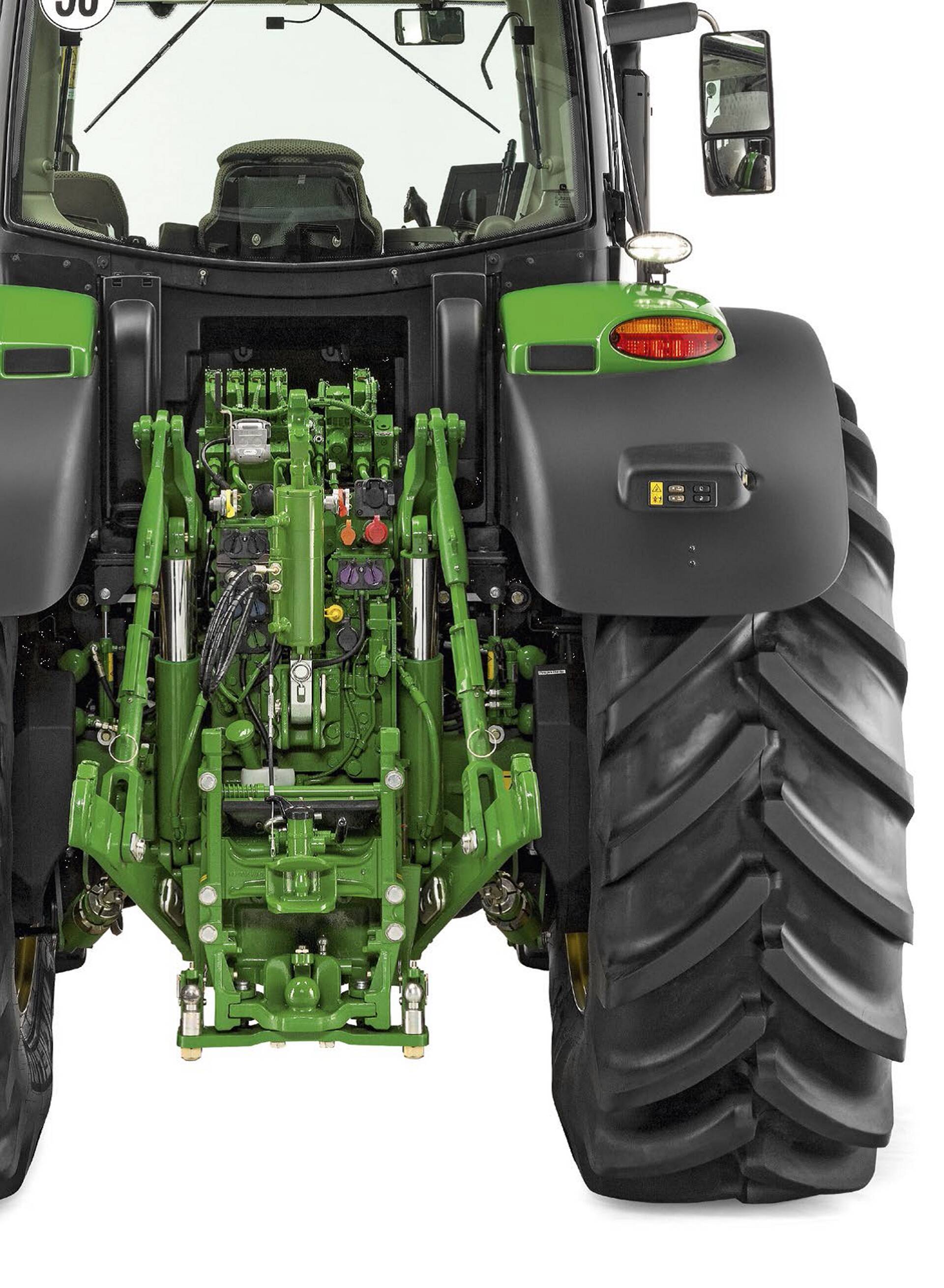 Uute 6230R ja 6250R mudelite täiustatud hüdraulikasüsteemi tootlikkus on 160 l/min mootori pööretel 1500 p/min.