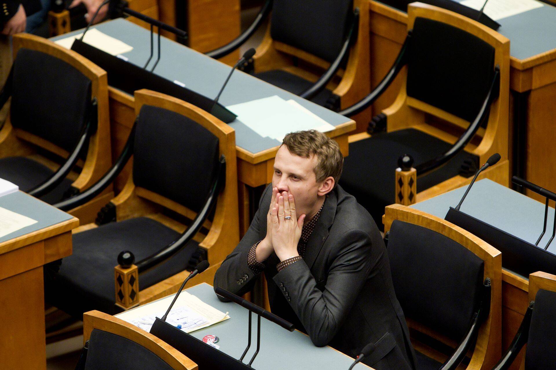 Riigikogust lahkunud Priit Toobal kasutas selle aasta märtsil kuni juuni lõpuni ära kogu riigikogulase 3368eurose kuluhüvitise. Sellest summast 2490 eurot läks autokütusele.