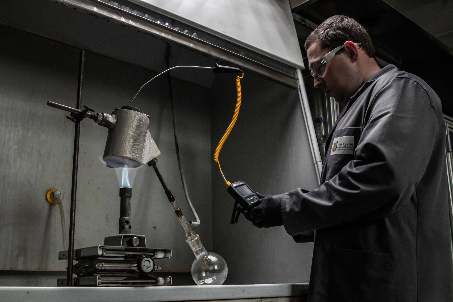 1.Töö Fischeri retordiga TalTech Virumaa kolledži põlevkivi kompetentsikeskuse laboris.