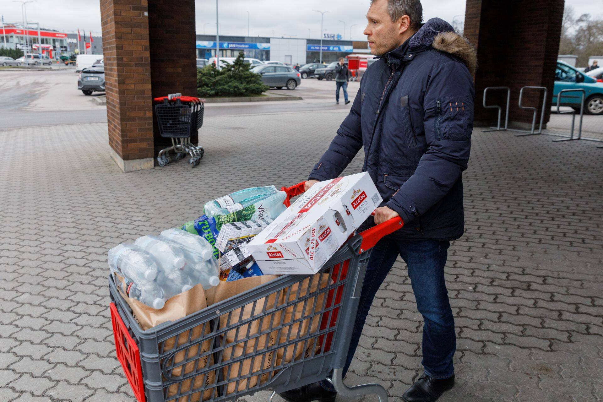 Majanduskriisi ajal reklaami tehes tuleb olla hoolas, et kliente ei peibutata õigusvastaselt. Näiteks alkoholi reklaamile kohanduvad täiendavad reeglid.
