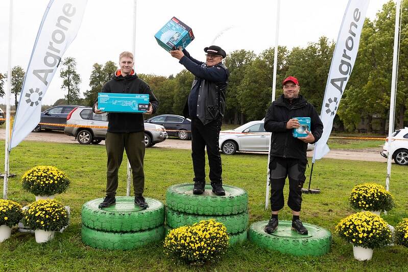 Väiketraktorite klassi esikolmik.