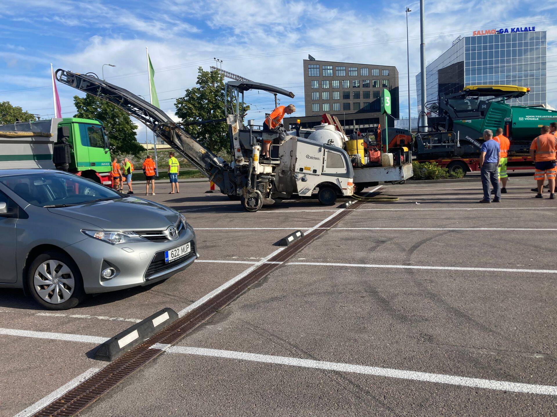 Roheasfaldi mahapanek Ülemiste keskuse parklas.