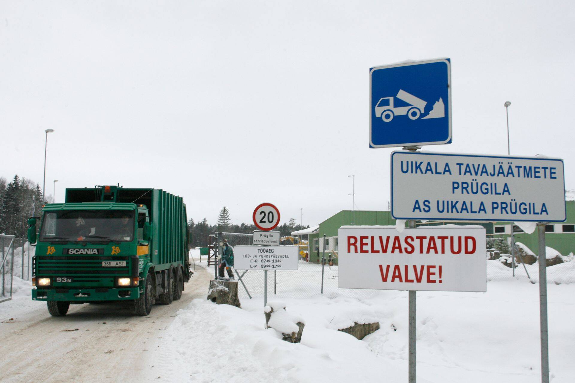 Jõhvi lähedal asuv Uikala prügila 2006. aasta talvel. Siis oli Nikolai Ossipenko seal osanik, praeguseks kuulub ettevõte tema abikaasale Natalia Ossipenkole.