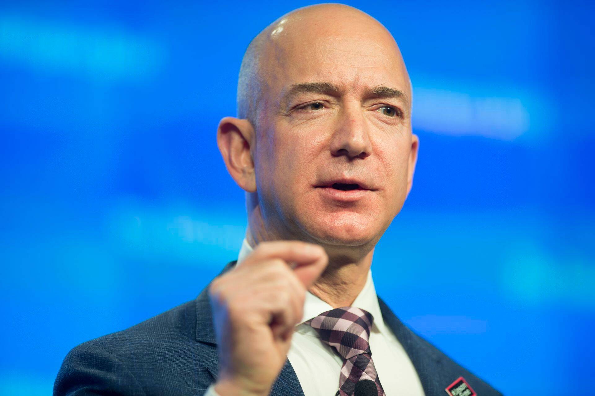 Amazoni tegevjuht Jeff Bezos teenis eelimisel aastal suurima summa.