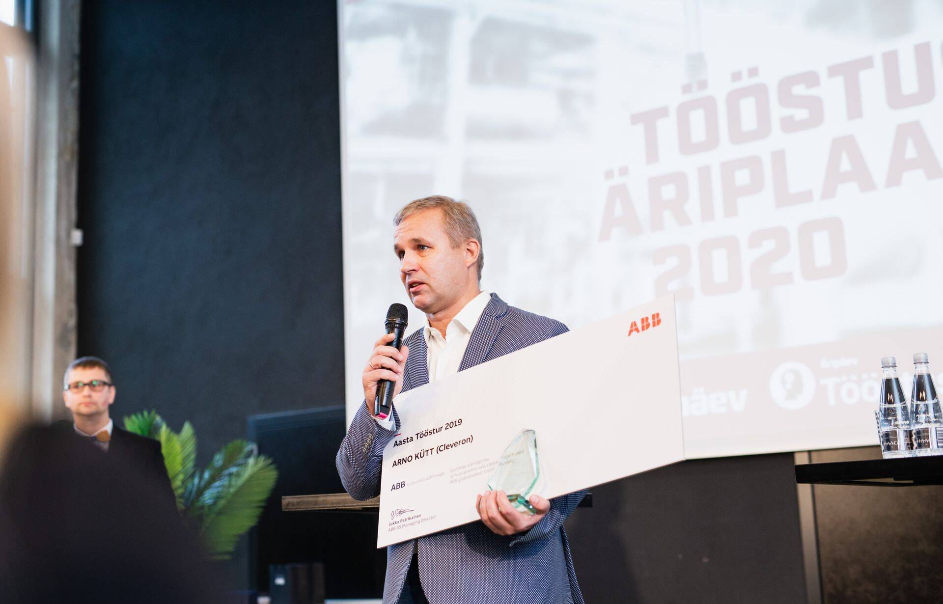 Arno Kütt aasta töösturi tiitli üleandmisel