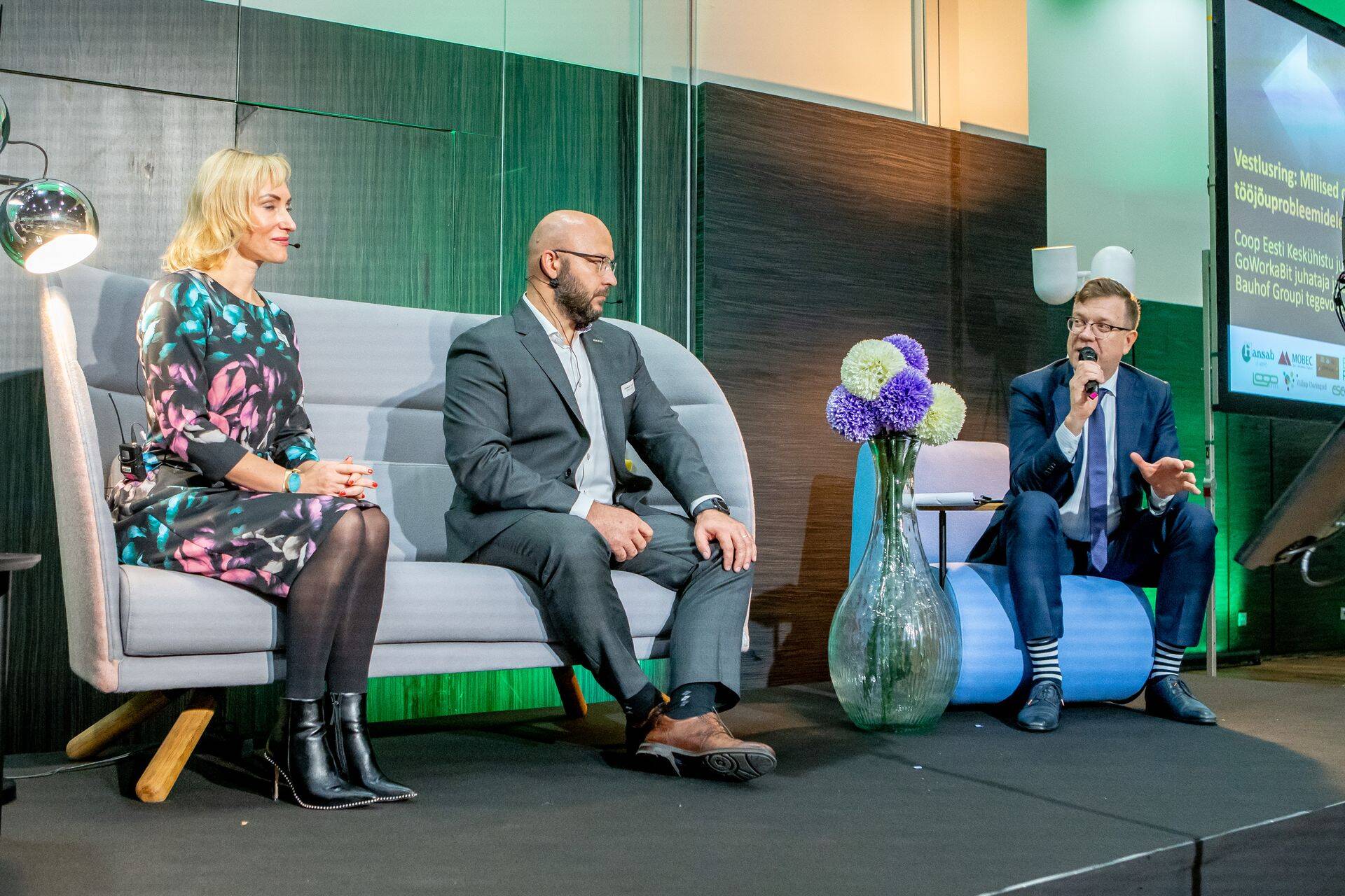Irina Raudsepp, Jaanus Vihand. Kongressi moderaator Hando Sinisalu.