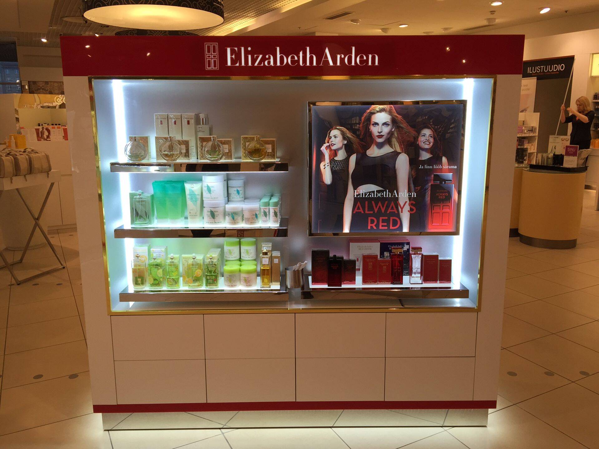 Elisabeth Ardeni tootestend Tallinna Kaubamajas