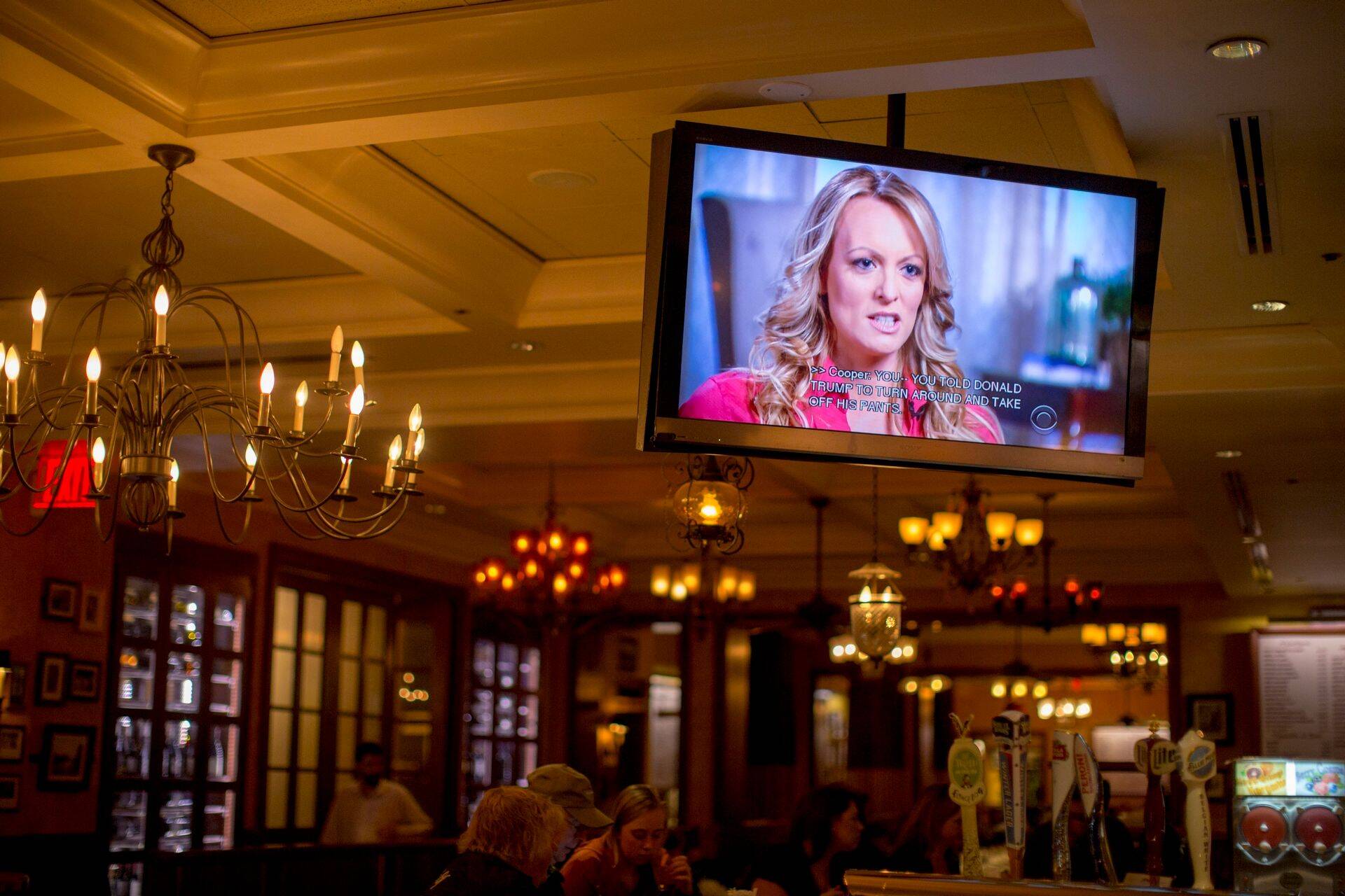 Pornotäht Stormy Daniels andis CBSile intervjuu, milles rääkis oma vahekorrast Donald Trumpiga.