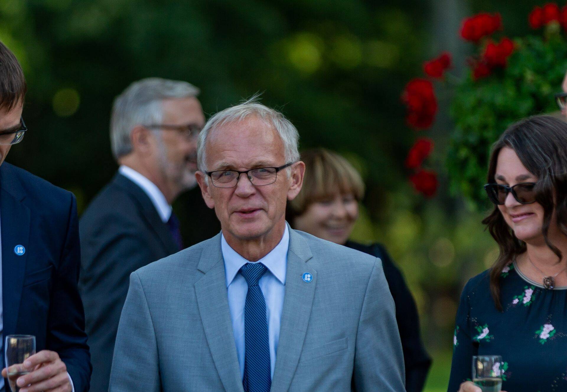 Praeguse pensionisüsteemi rajamise juures olnud sotsiaaldemokraat Eiki Nestori sõnul ei tohi mingil juhul pikaajalisi sääste lihstalt ära kulutada.