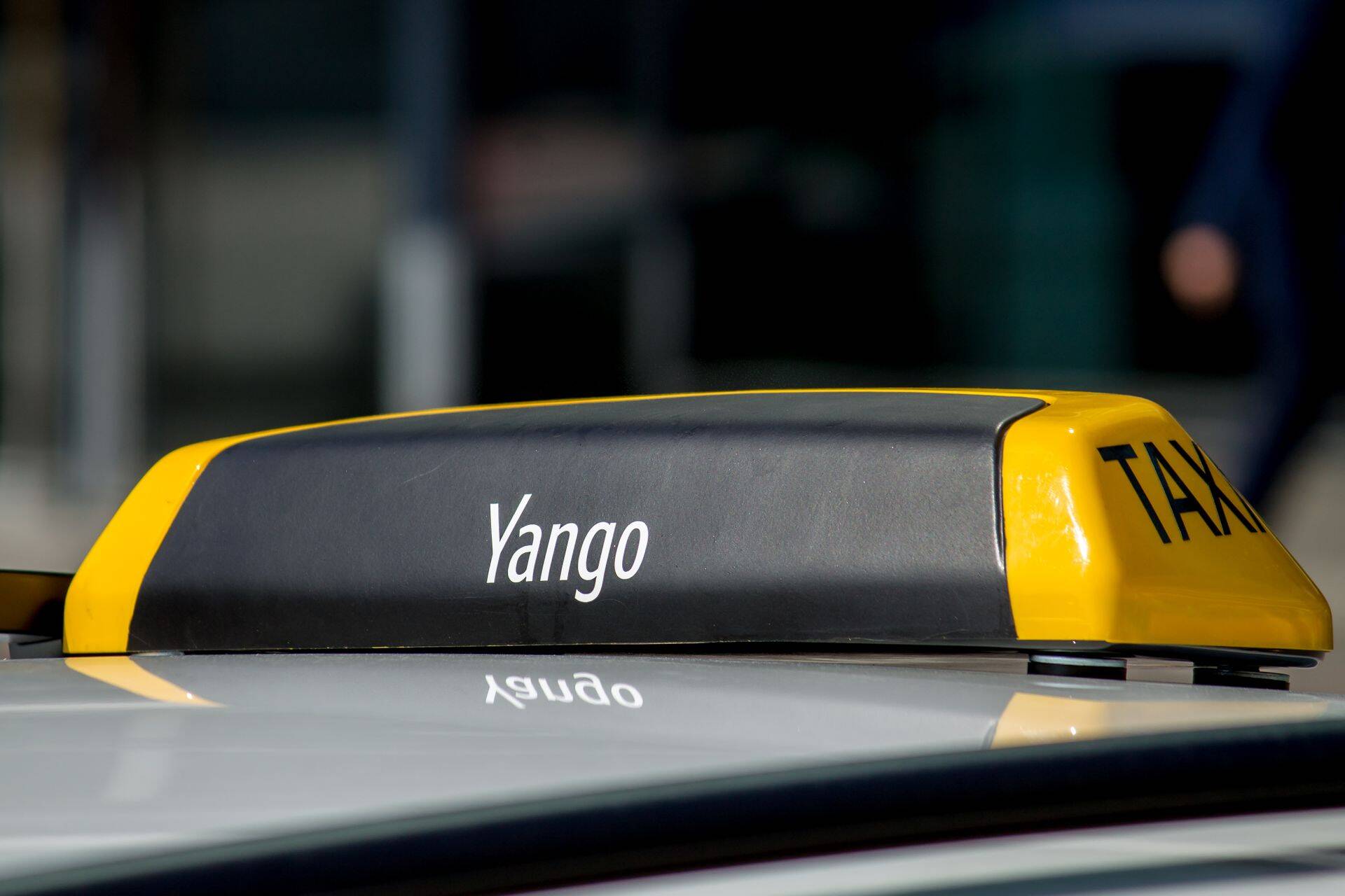 Страны Балтии запретили Yandex оказывать любые связанные с перевозкой пассажиров услуги еще в апреле 2022 года.