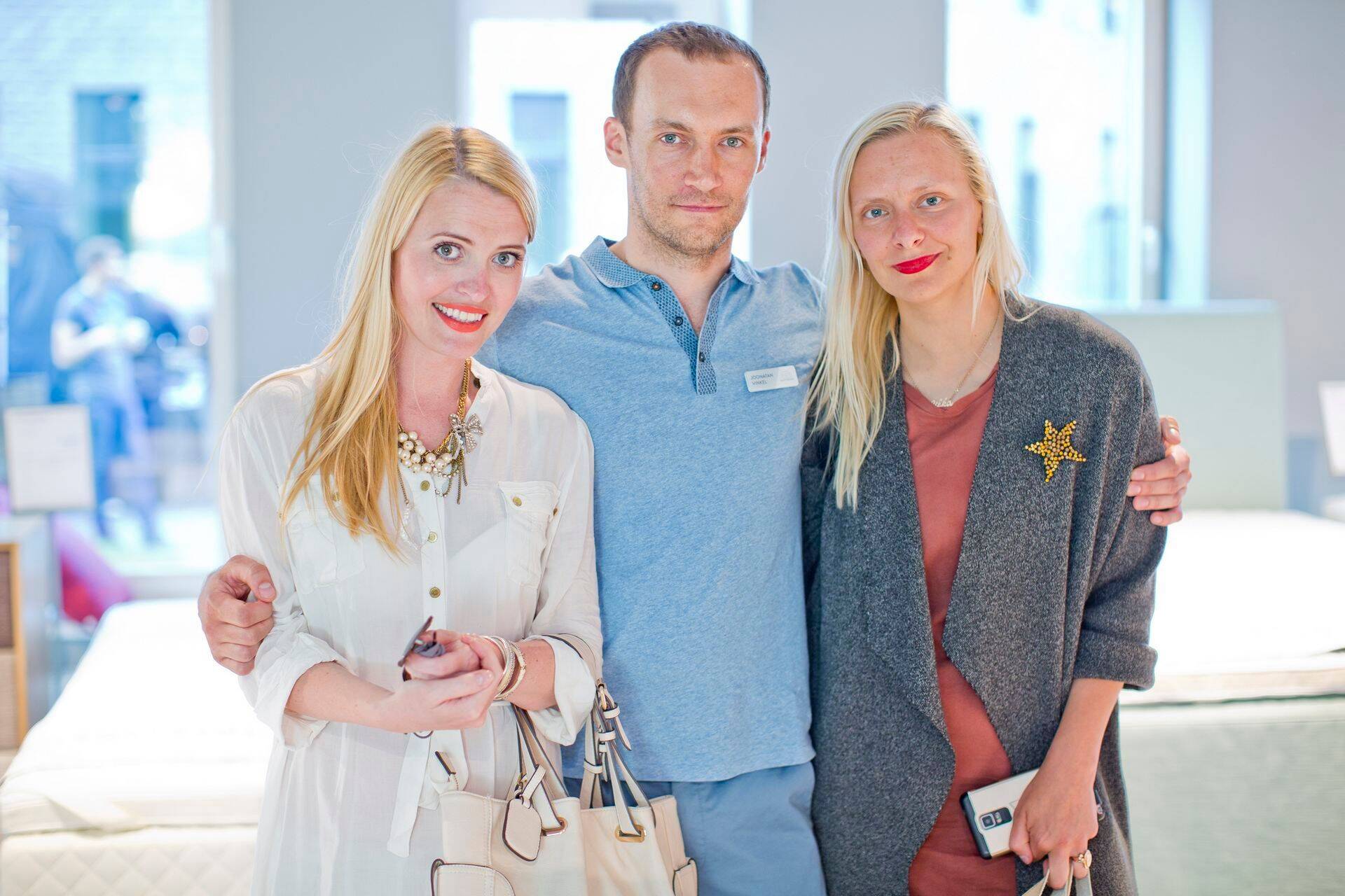 Softrend avas kolmanda salongi. Keskel ettevõtte tegevjuht Joonatan Vinkel