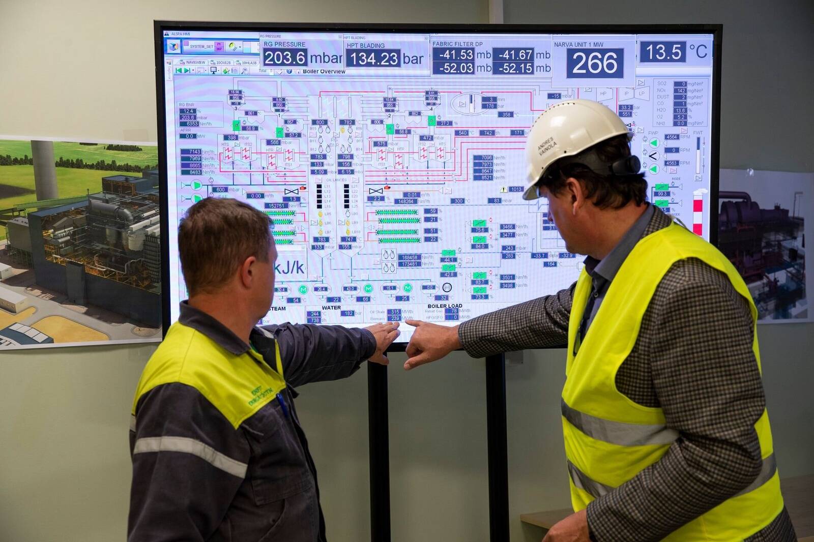 Глава Enefit Power Андрес Вайнола (справа).