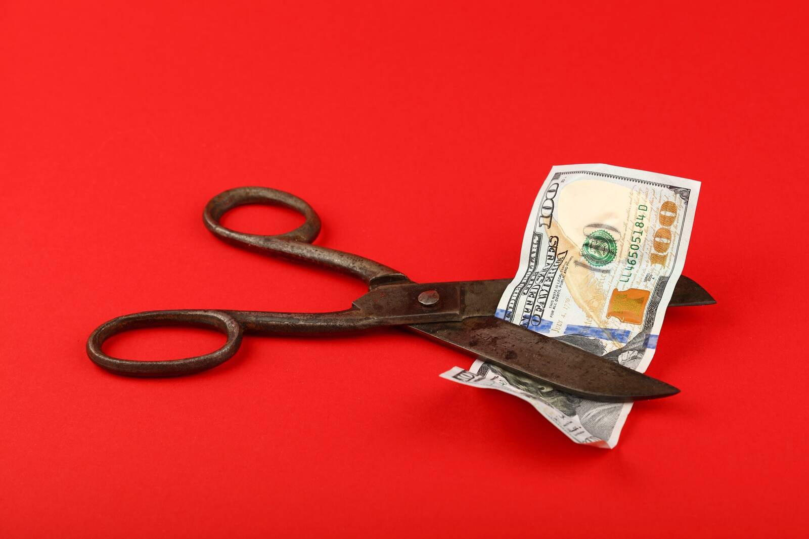 ASV akciju šķēres ir pavērušās un ievērojami. Tagad teju katru dienu prestižajos biznesa medijos viedokļu izteicēji lauza galvu par to, uz kuru pusi šīs šķēres atkal sakļausies.