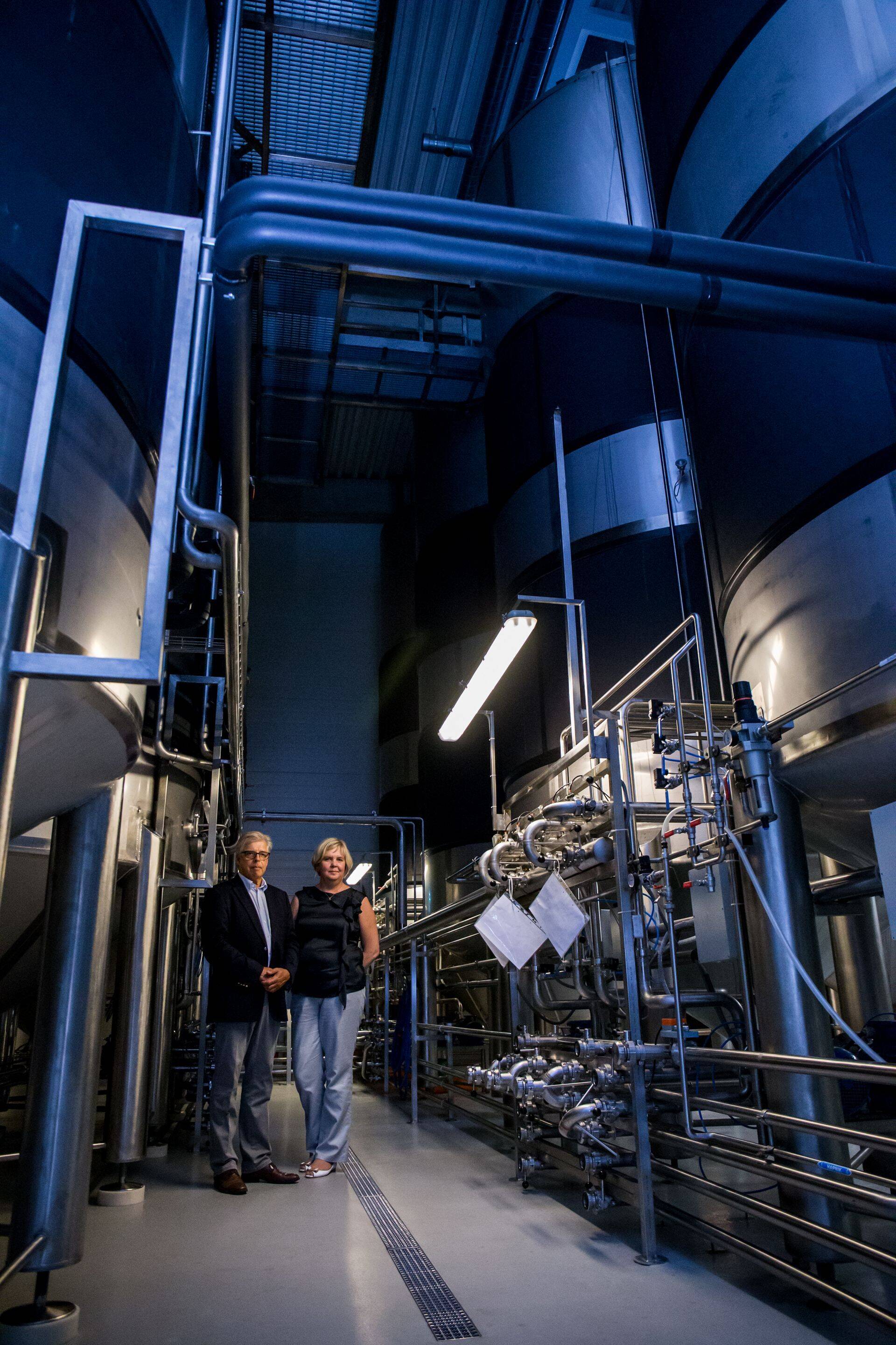 Linda Nektari tegevjuht kadri Rauba koos ettevõtte suuromaniku ja nõukogu esimehe Erik Hägströmiga.