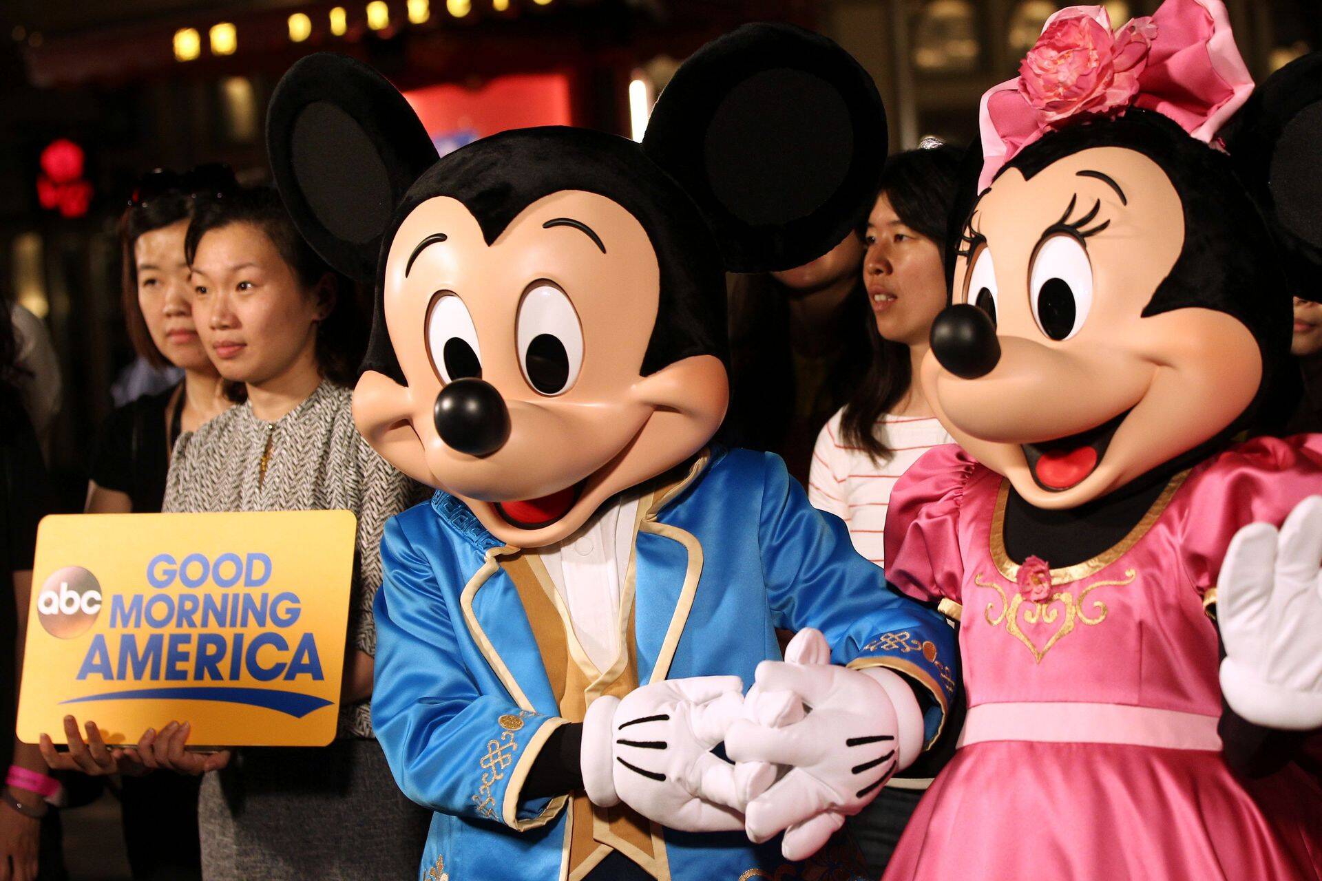 Disney tegelaskujud Miki-Hiir ja Minni-Hiir Hiinas Shanghais toimunud "Lõvikuninga" esietedusel.