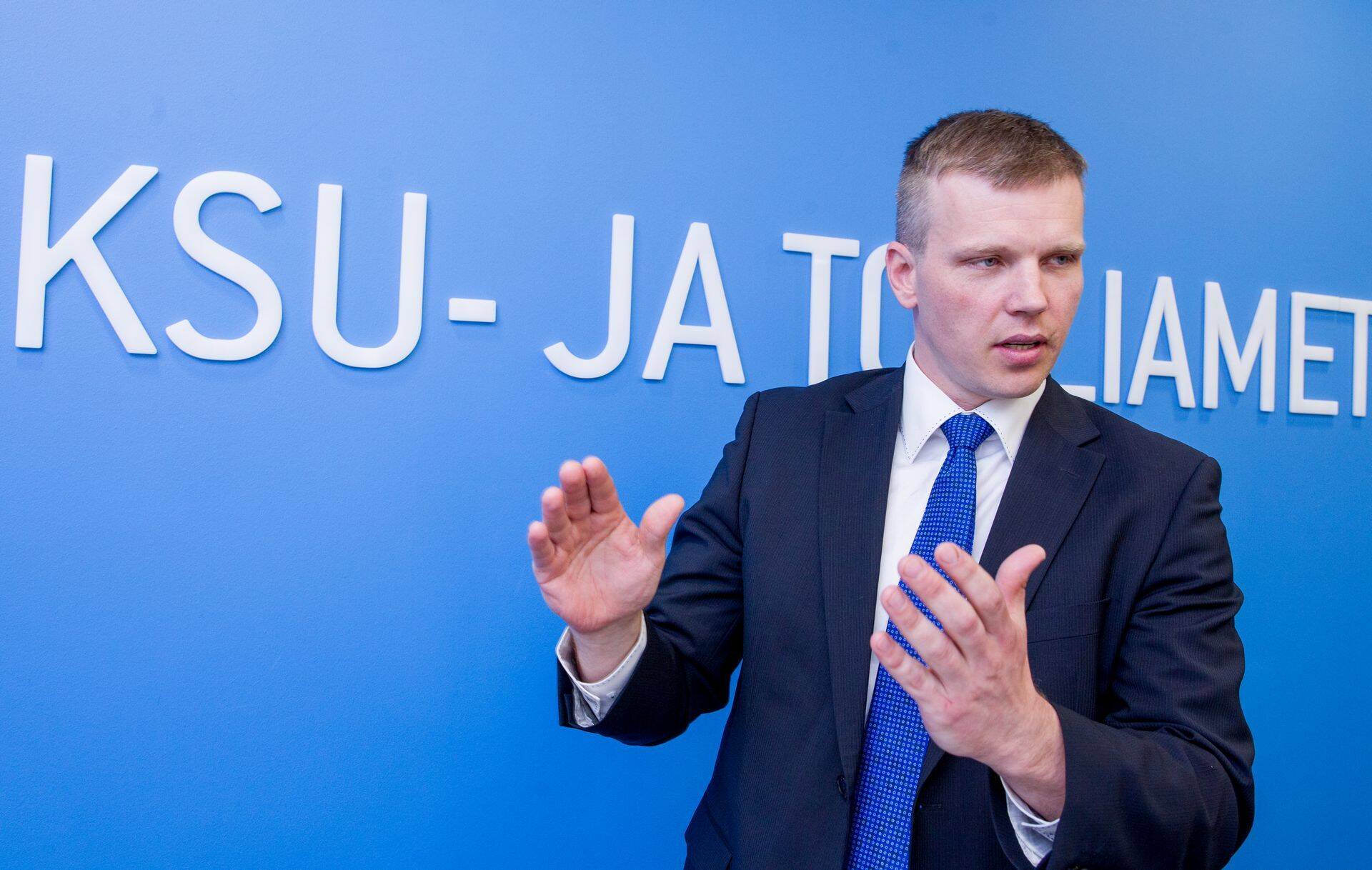 Maksu- ja tolliameti peadirektori asetäitja Egon Veermäe