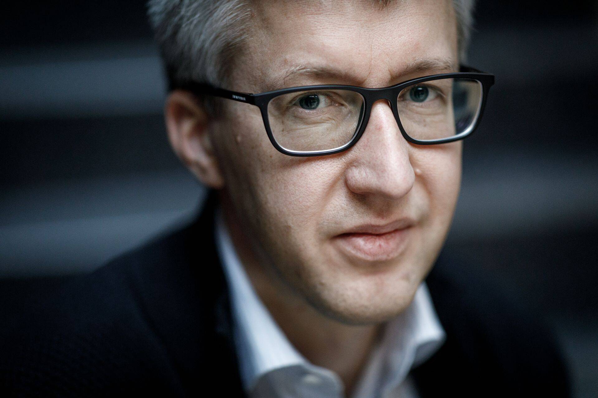 Äriregistri andmed näitavad, et alates 15. maist on Marko Kulli osalus AvalonEstatesis läbi Gamma Investeeringute 90 protsenti, ülejäänud 10 protsenti ärist hoiab Ahti Kiili A.K. Transactionsi kaudu.