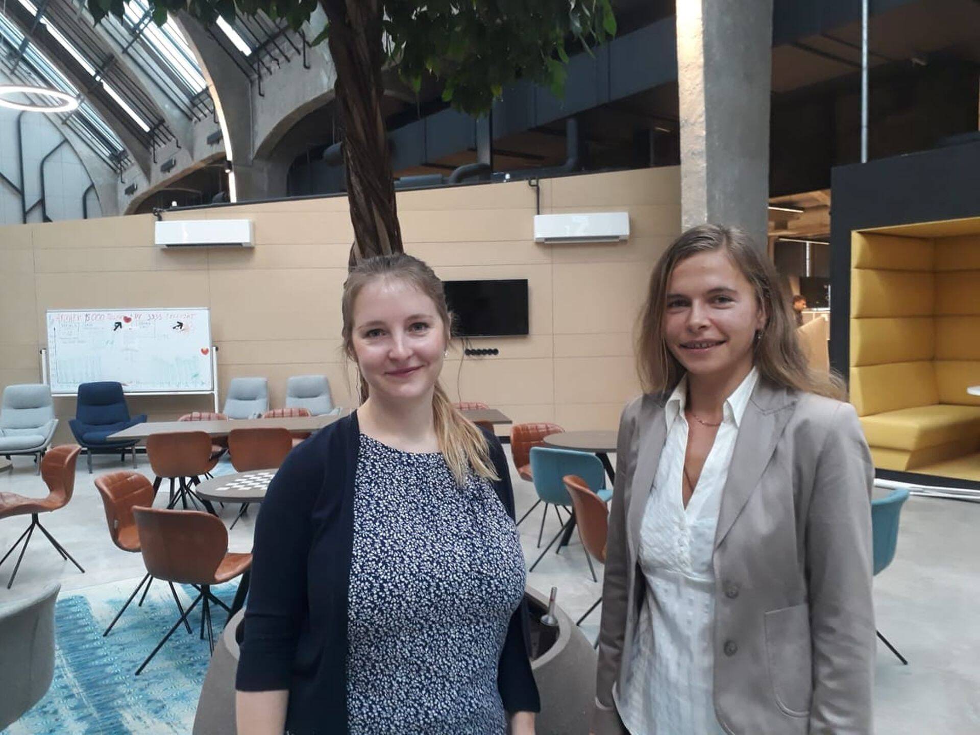 Kinnisvarainvestor Saara Arulaane ja aktsiainvestor Janeli Ruusmann andsid ülevaate, mil moel on võimalik mõne aastaga välismaal teenitud palgast endale korralik investeerimisportfell kasvatada, sealjuures elumõnudelt koonerdamata.
