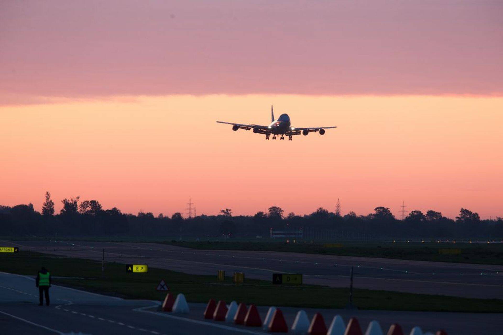 Sooduspakkumiste taga on reeglina suured lennufirmad.