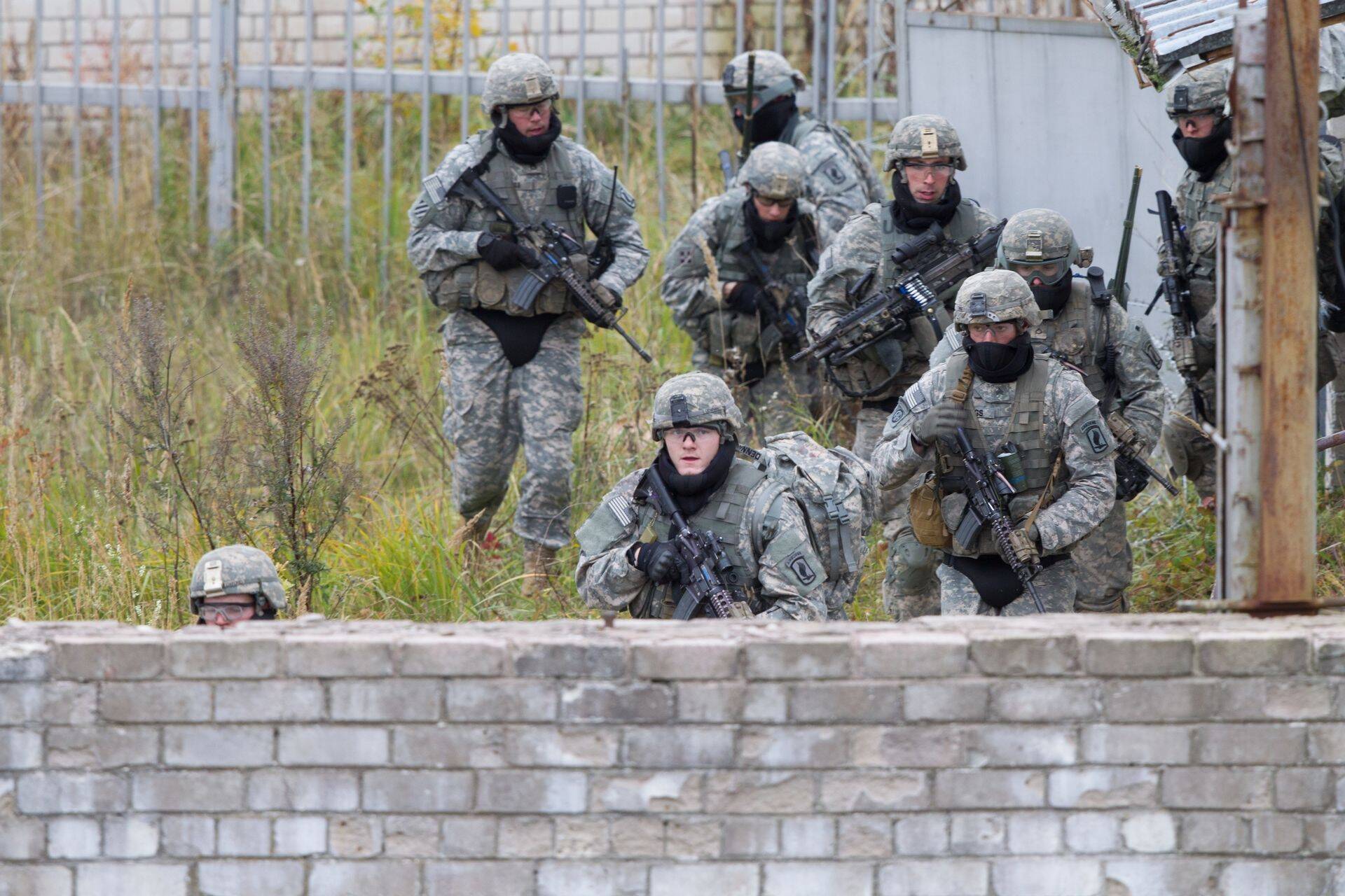 Korrelatsioon NATO vägede kohalolu ja välisinvesteeringute kasvu taga võib olla suurem, kui esmapilgul tundub.