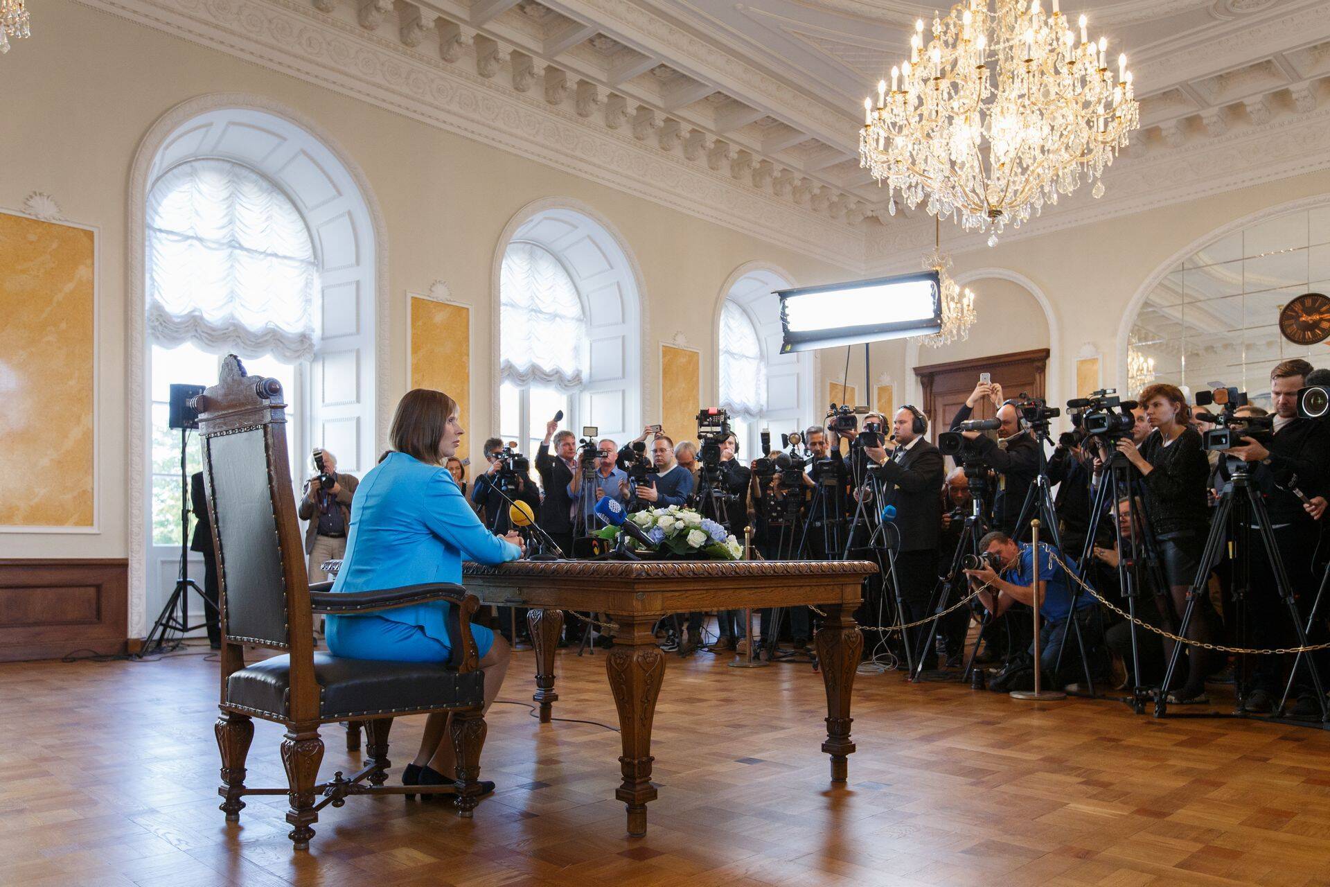 Jokkerina tõusis Eesti presidendivalimistel 27. septembril orbiidile Kersti Kaljulaid, kes 3. oktoobril ka presidendiks valiti. Aega atra seada ja ennast eestlastele tutvustada oli tal enne valimist kuus päeva.